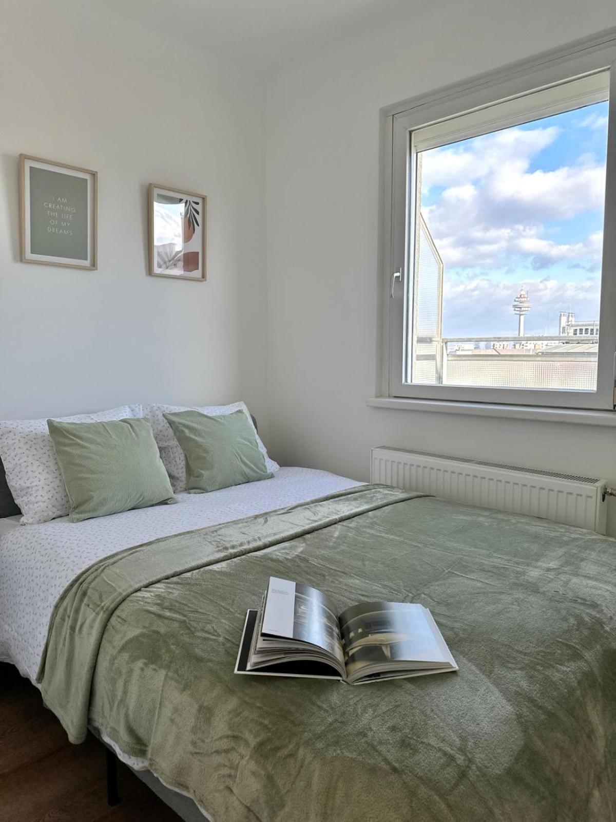 Rooftop Apartment, 10min To Center, Direct At Metro, Skyview Big Terrace! Apartment Vienna