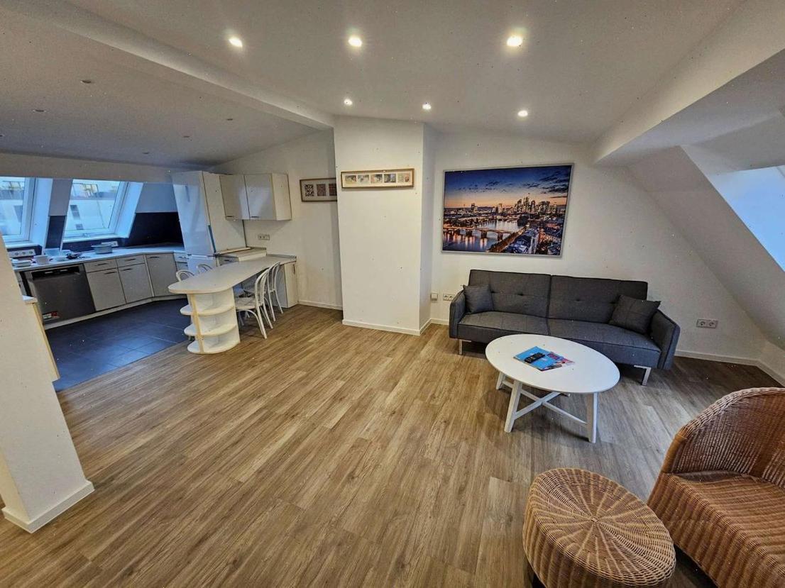 Reisner 16 Apartment