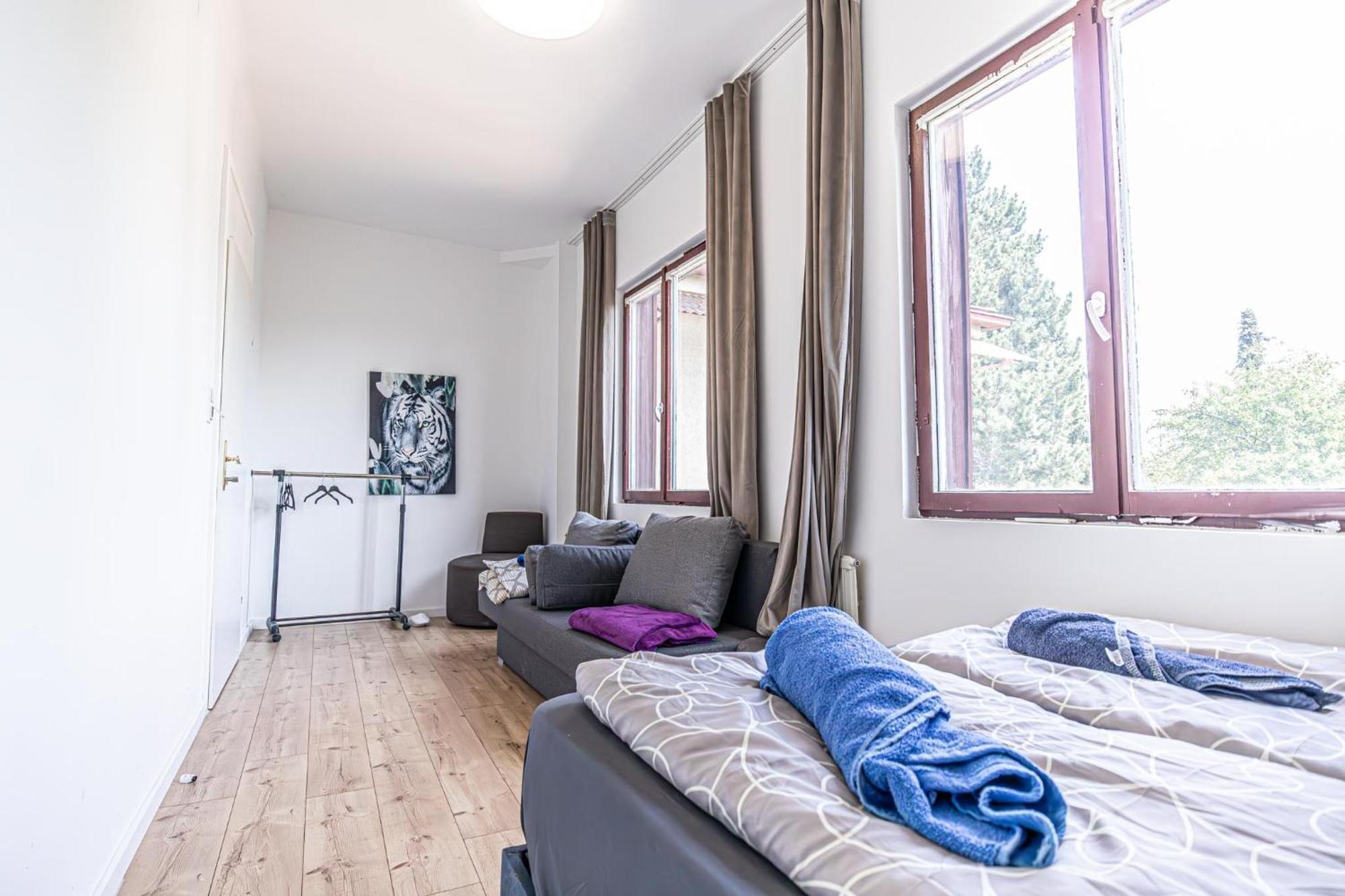 Apartment Cozy Entire House With Terrace And Garden, Up To 34p