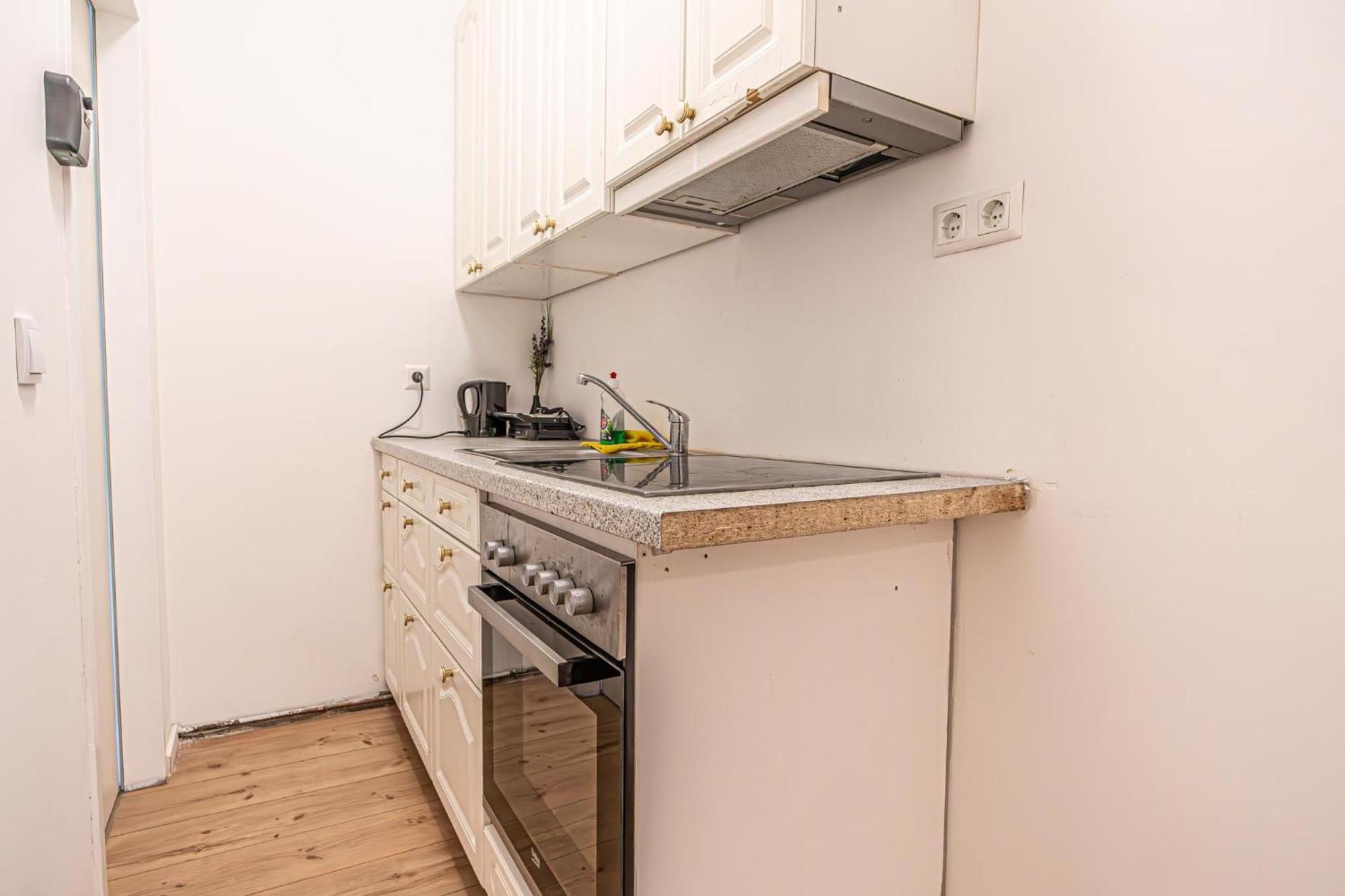 Apartment Cozy Entire House With Terrace And Garden, Up To 34p Vienna