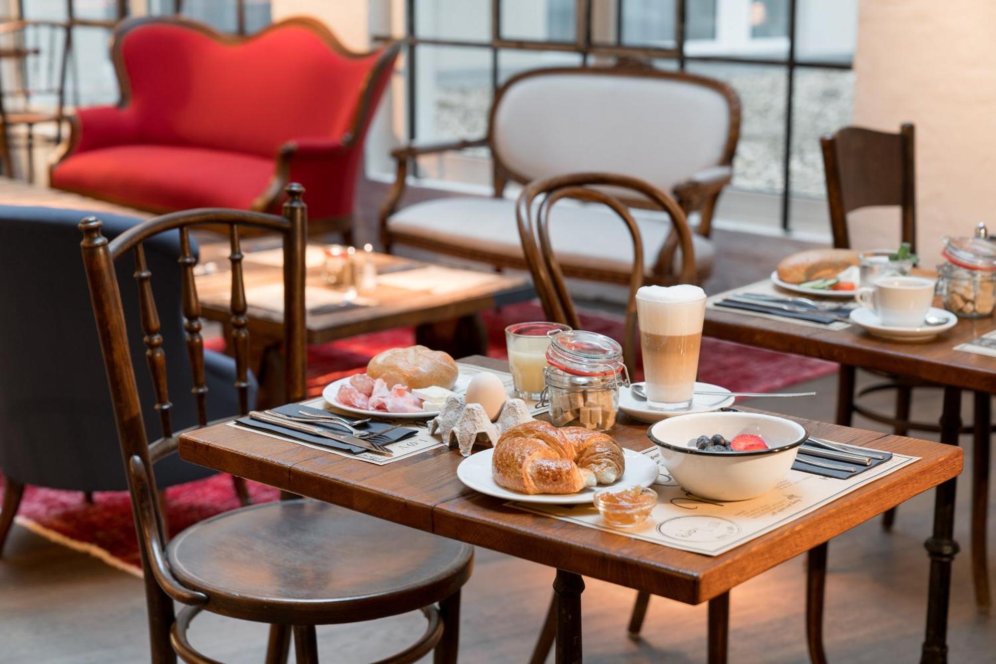 Ruby Lissi Hotel