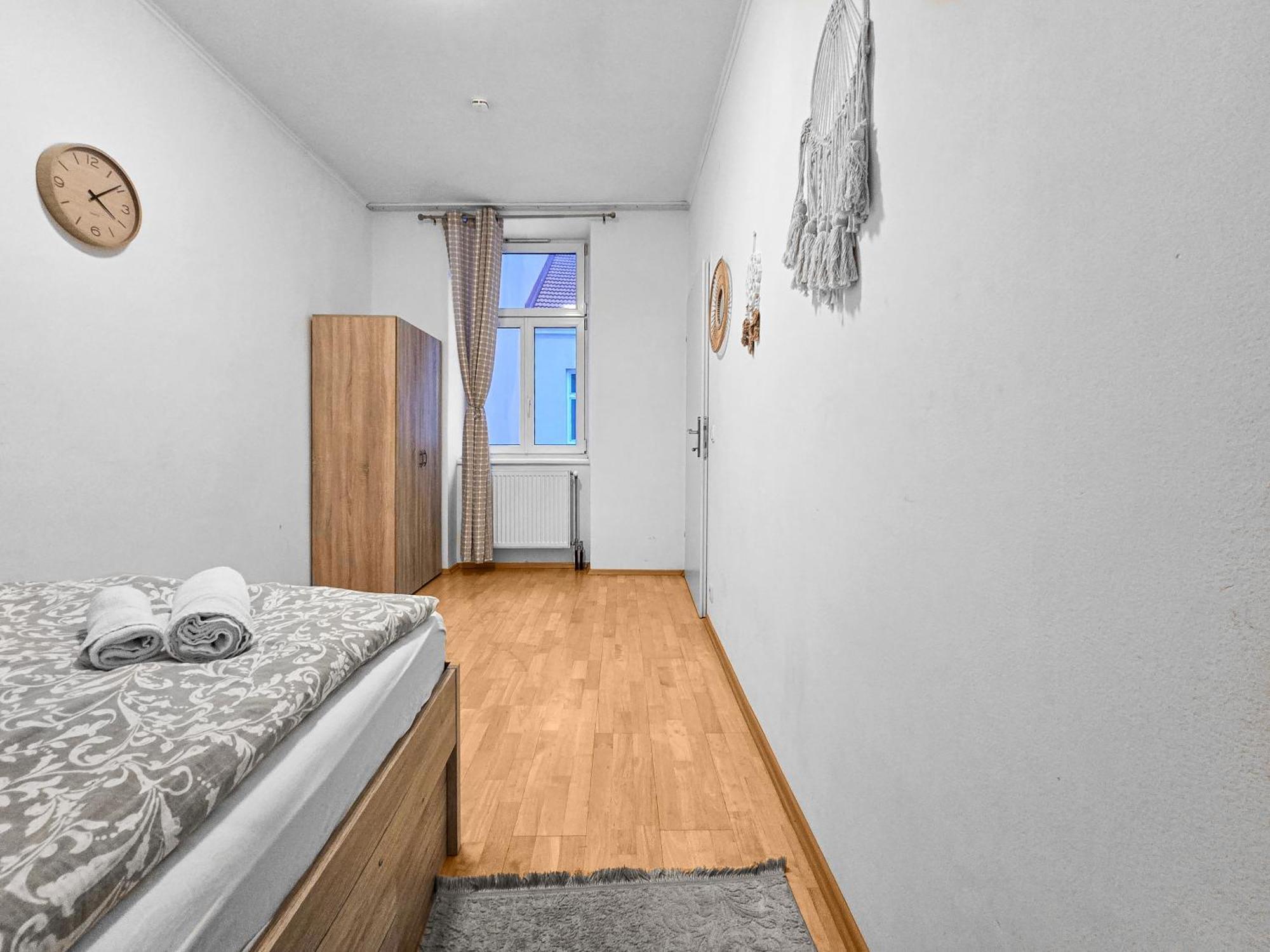 Spacious Three-bedroom, Three King-size Beds Vienna
