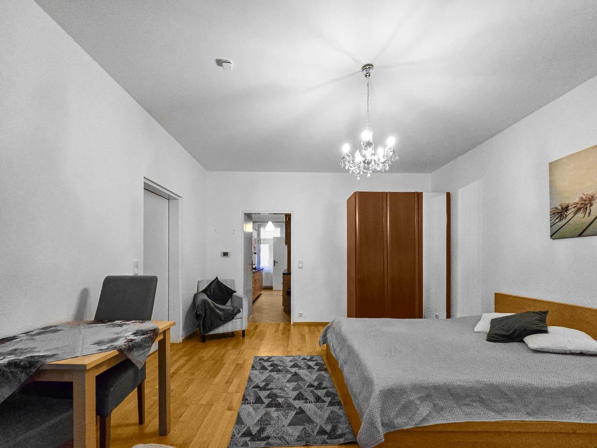 Three-bedroom, Three King-size Bed Retreat * Vienna