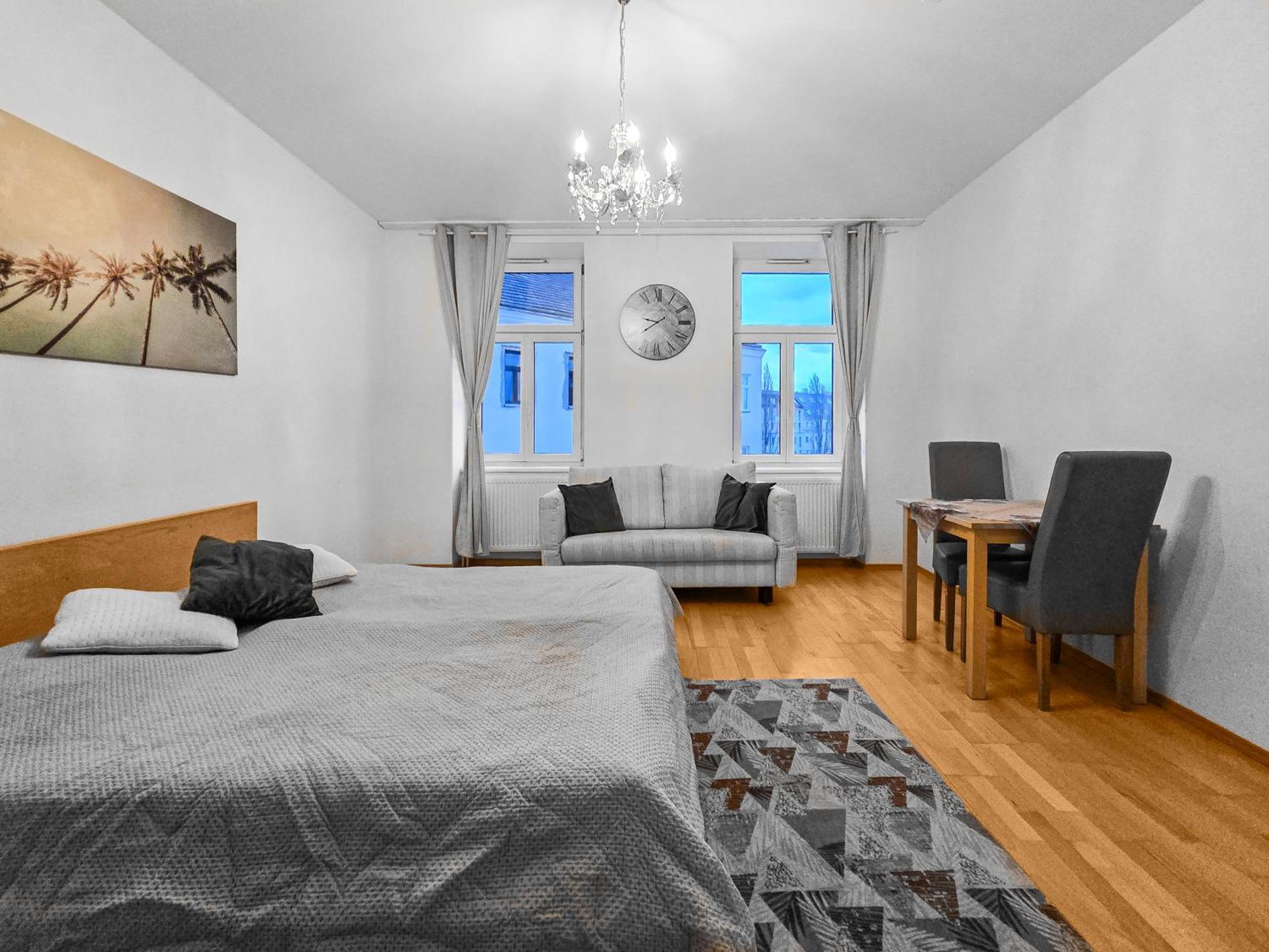 Three-bedroom, Three King-size Bed Retreat *