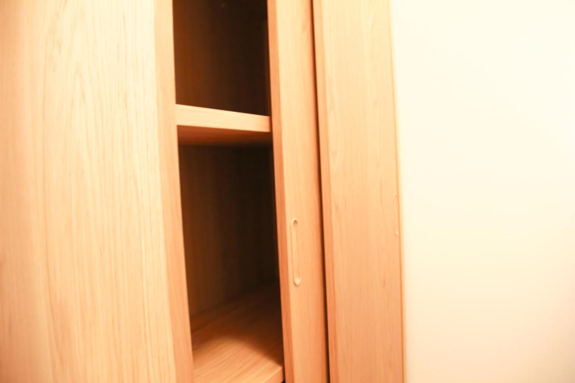 Modern Penthouse With Balcony & Free Parking *