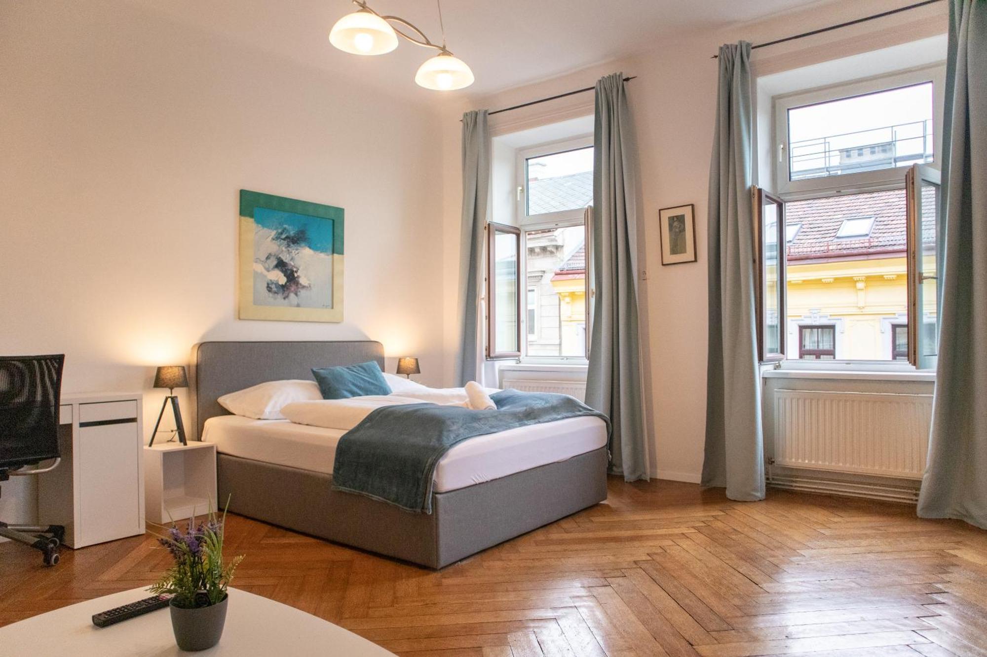 Affordable 2 Apts For 16p 4br Great For Families *