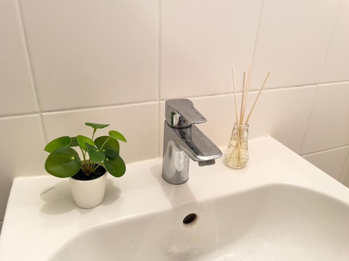 Cosy Near Center & Station Apartment *