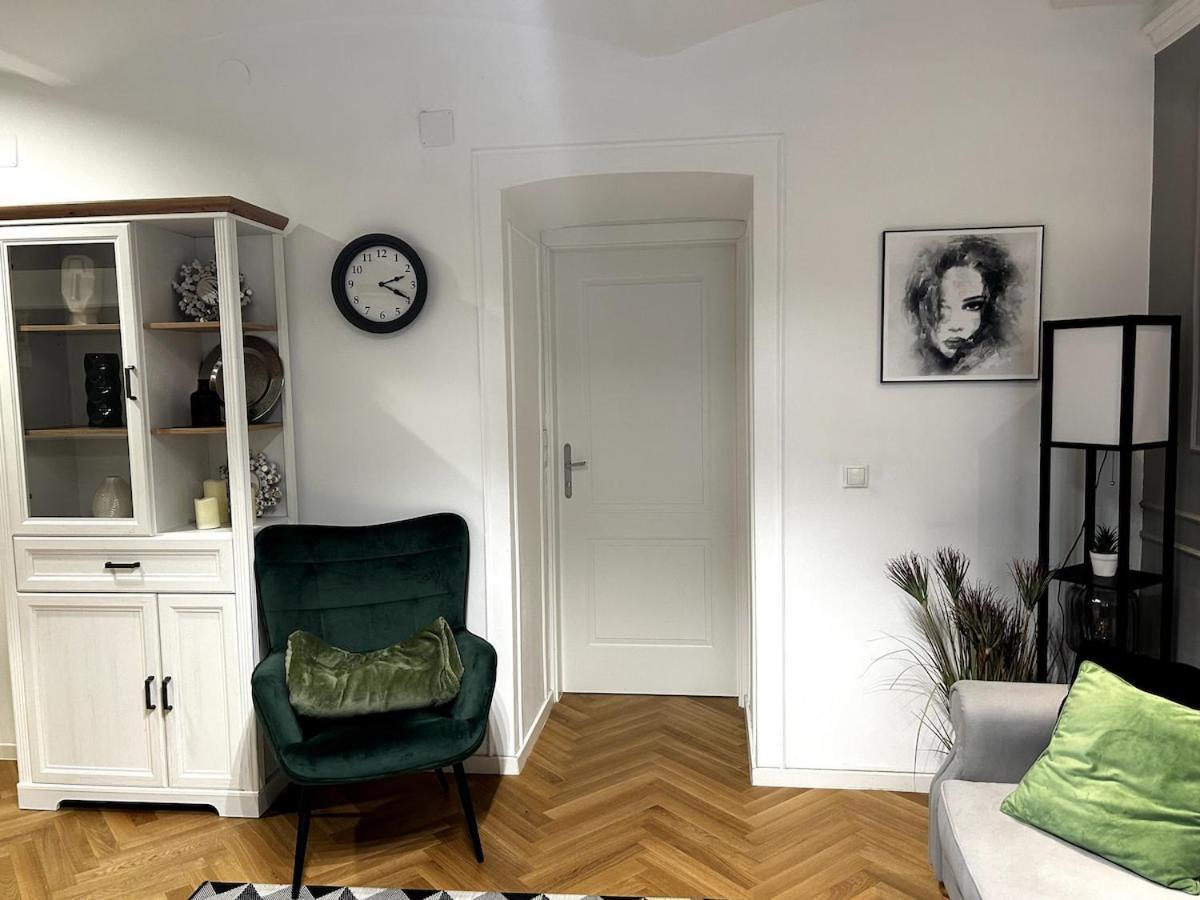 Gemuetliches Und Zentrales Nest Naehe Stadthalle Apartment Vienna