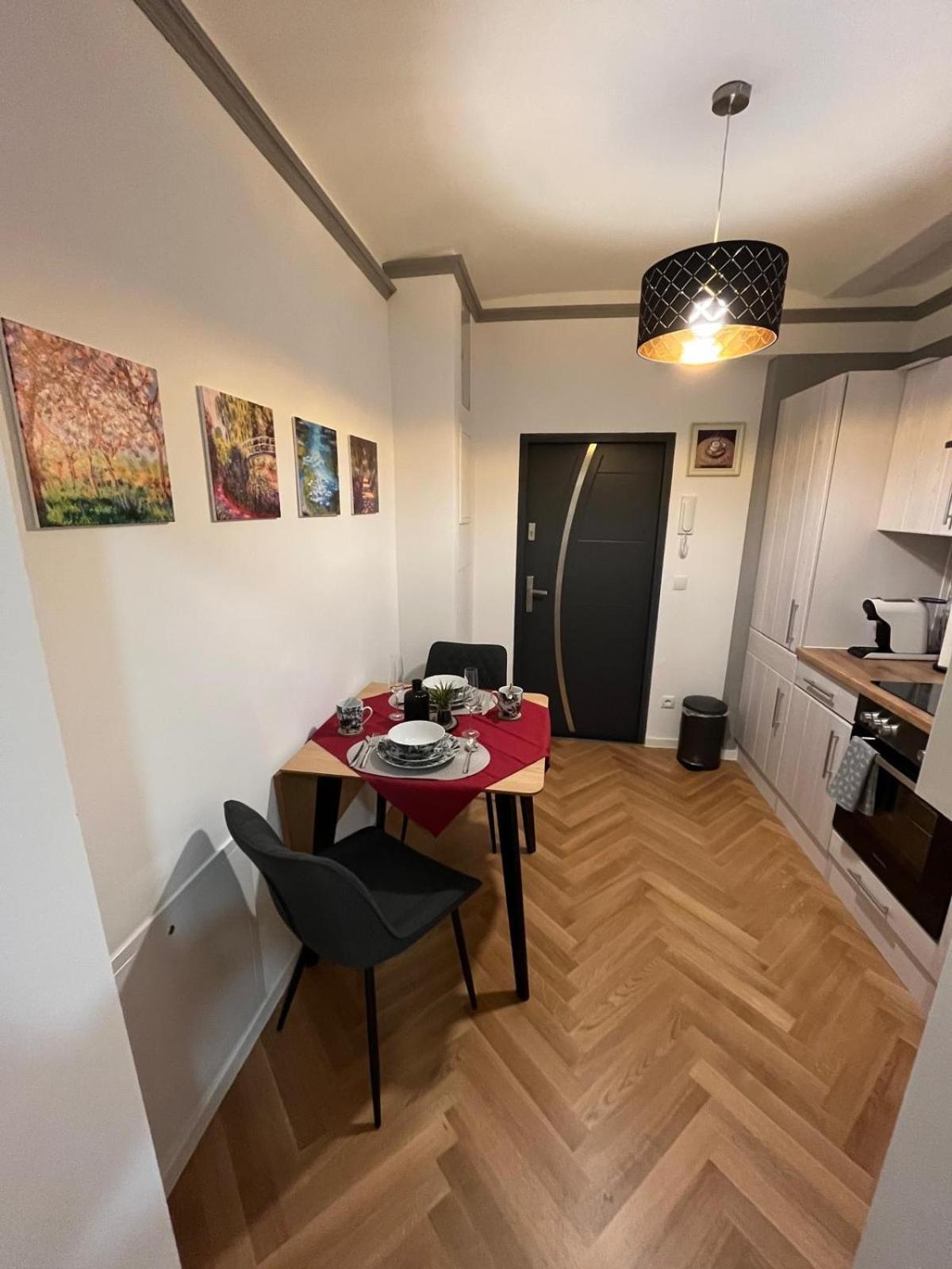 Apartment Gemuetliches Und Zentrales Nest Naehe Stadthalle Vienna