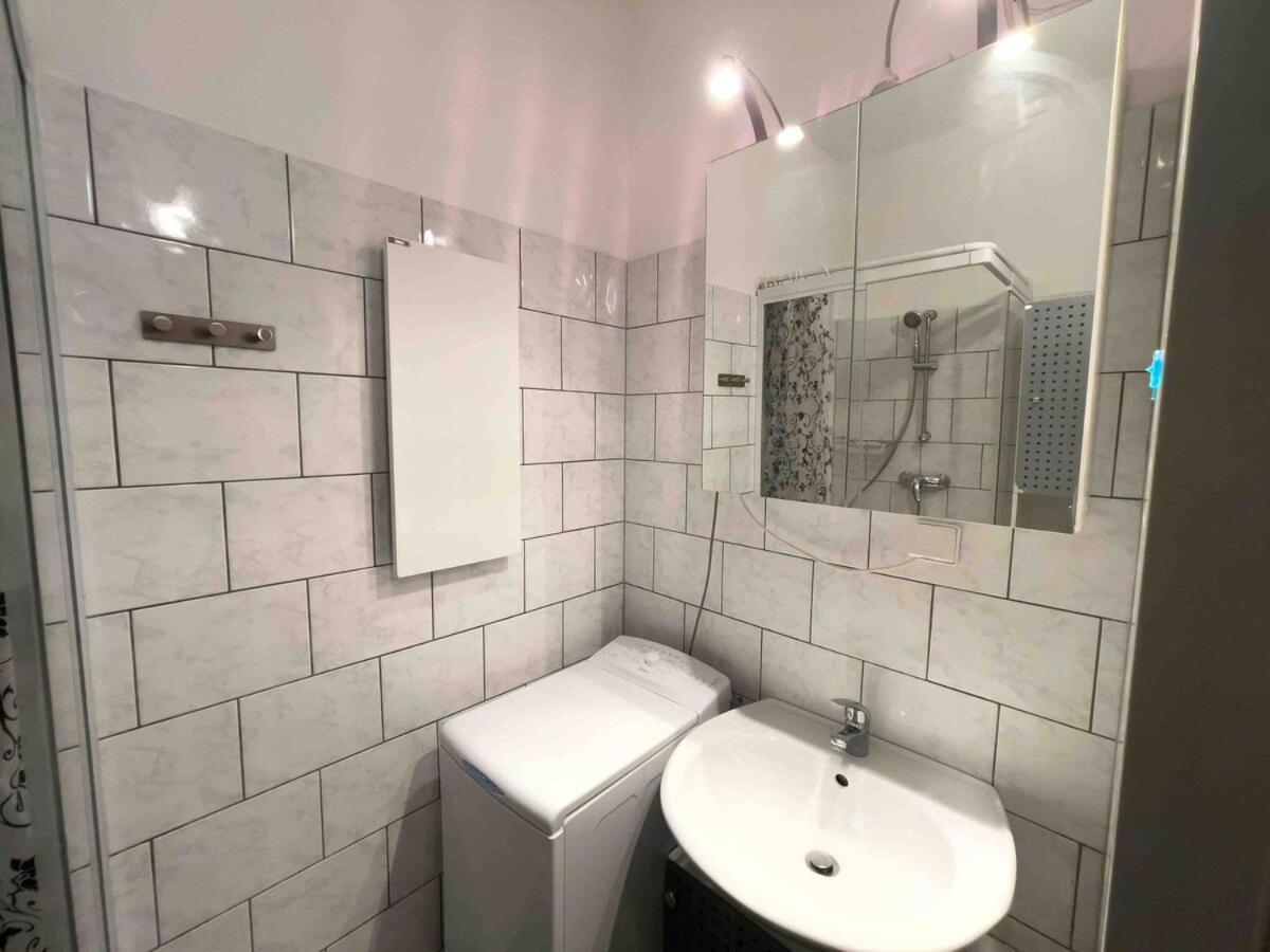 Apartment One Bedroom Near Center & Station