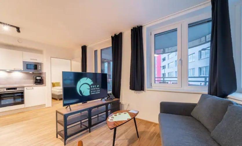 At Station I 3 Minutes To Shopping Street I High Speed Wifi Apartment Vienna