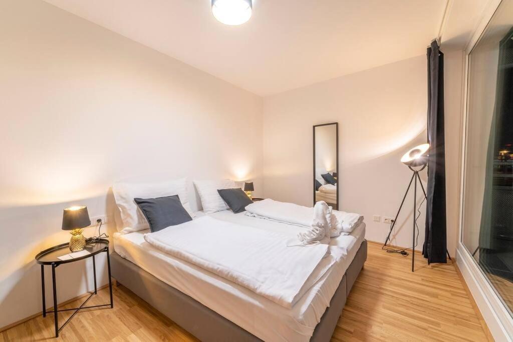 Apartment At Station I 3 Minutes To Shopping Street I High Speed Wifi Vienna