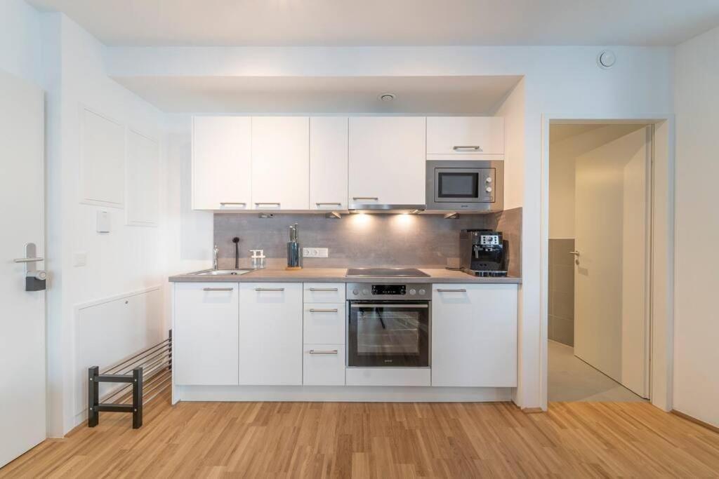 Apartment At Station I 3 Minutes To Shopping Street I High Speed Wifi Vienna
