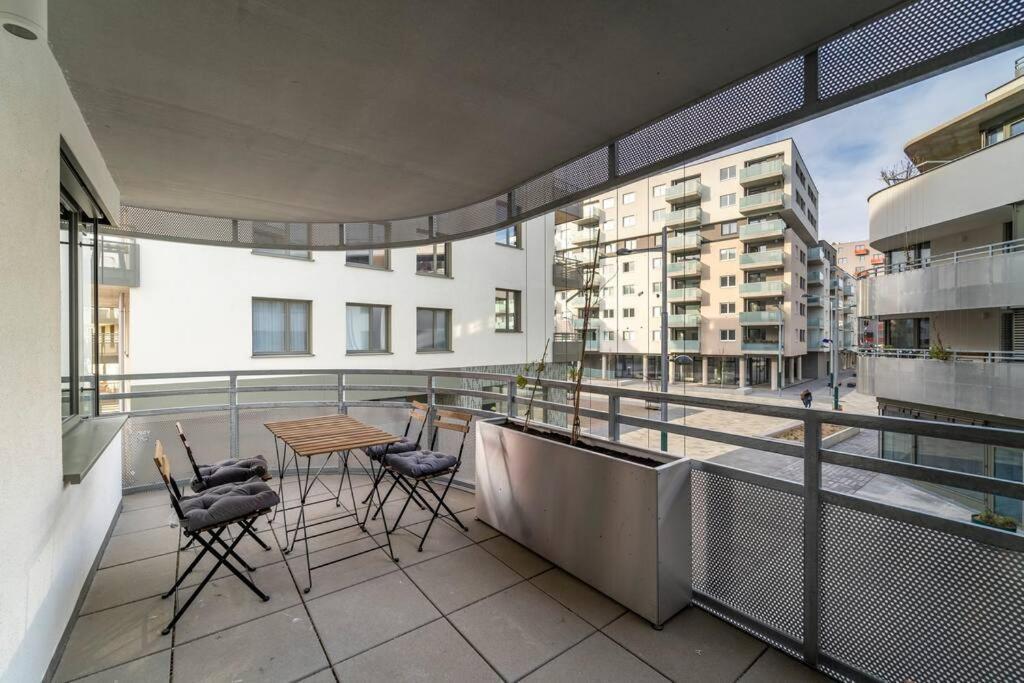 At Station I 3 Minutes To Shopping Street I High Speed Wifi Apartment *
