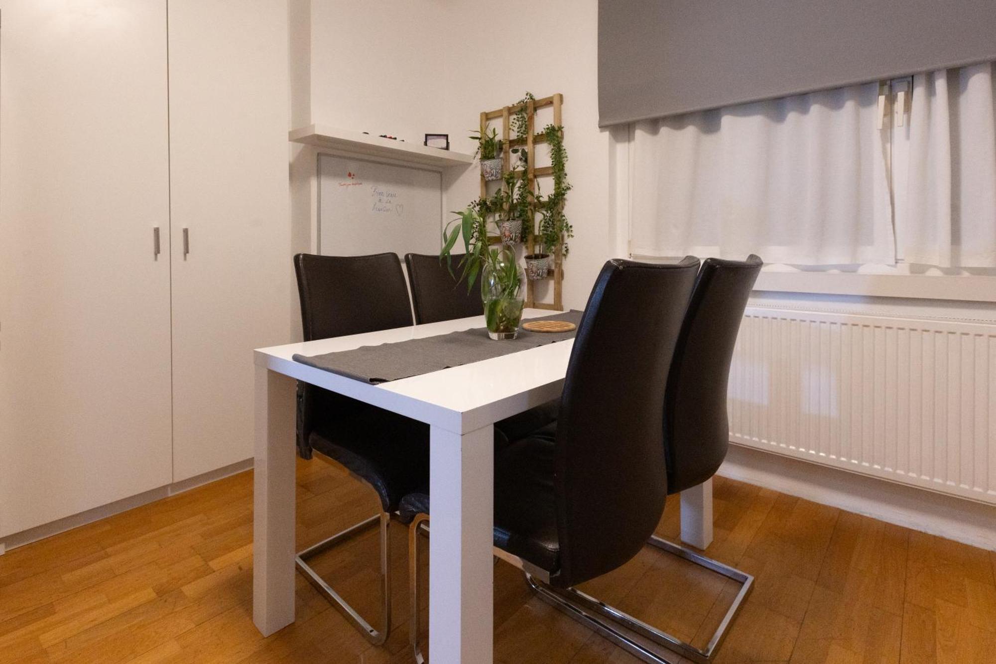 Feel Like Apartment
