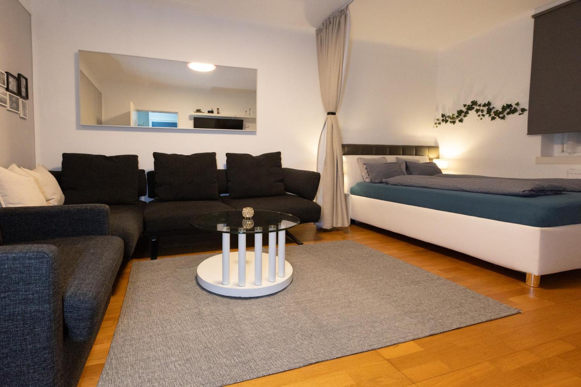 Apartment Feel Like *