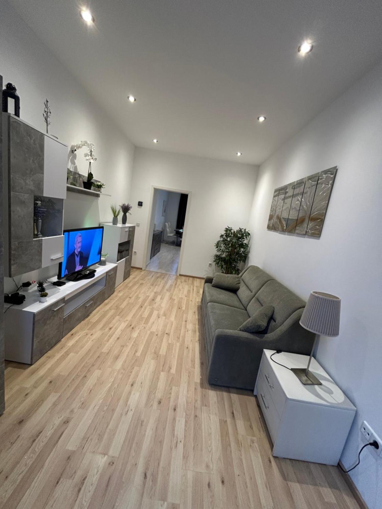 Schoene, Helle In Stadtnaehe Apartment Vienna