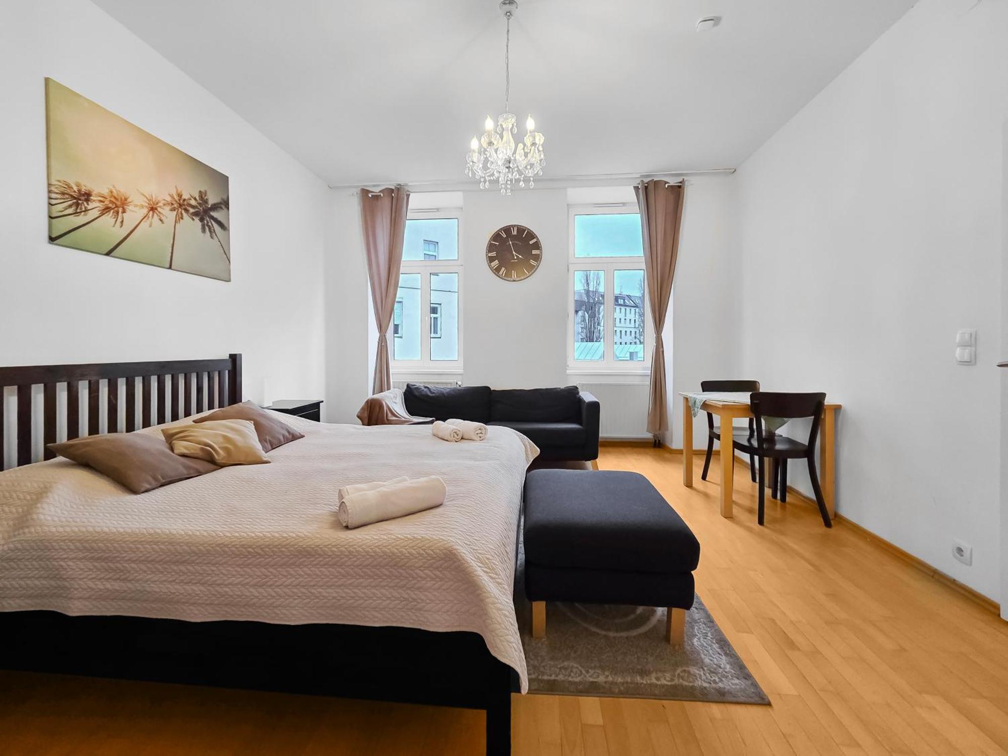 Three King-size Beds, Three Bedrooms *