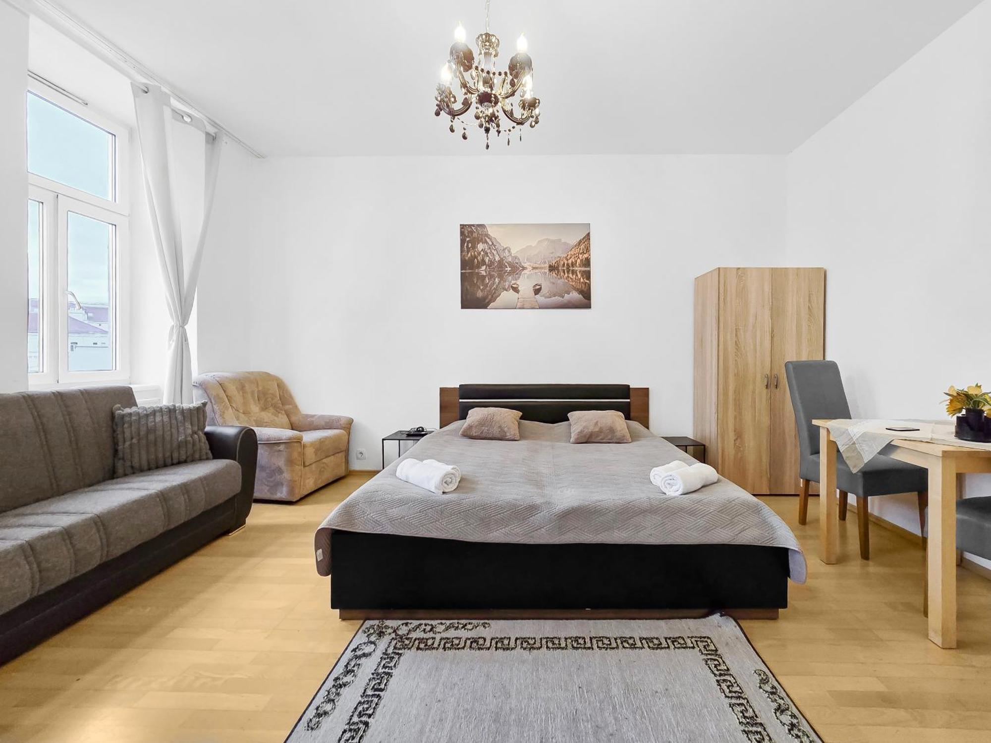 Three King-size Beds, Three Bedrooms Apartment *