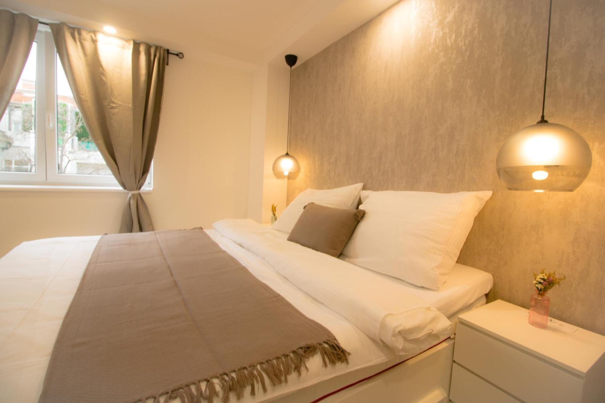 Trendy & Luxury In L Jos15