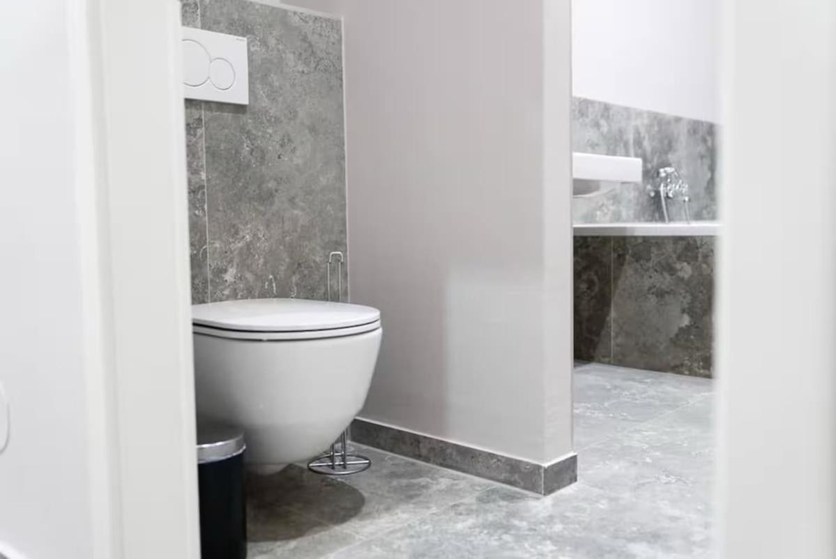 Appartamento 8 Minutes To Inner I 5 Min Walk To Metro I Wifi *