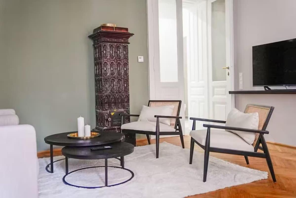 8 Minutes To Inner I 5 Min Walk To Metro I Wifi Apartment