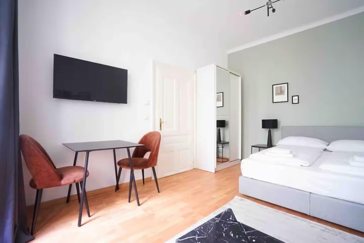 8 Minutes To Inner I 5 Min Walk To Metro I Wifi Vienna