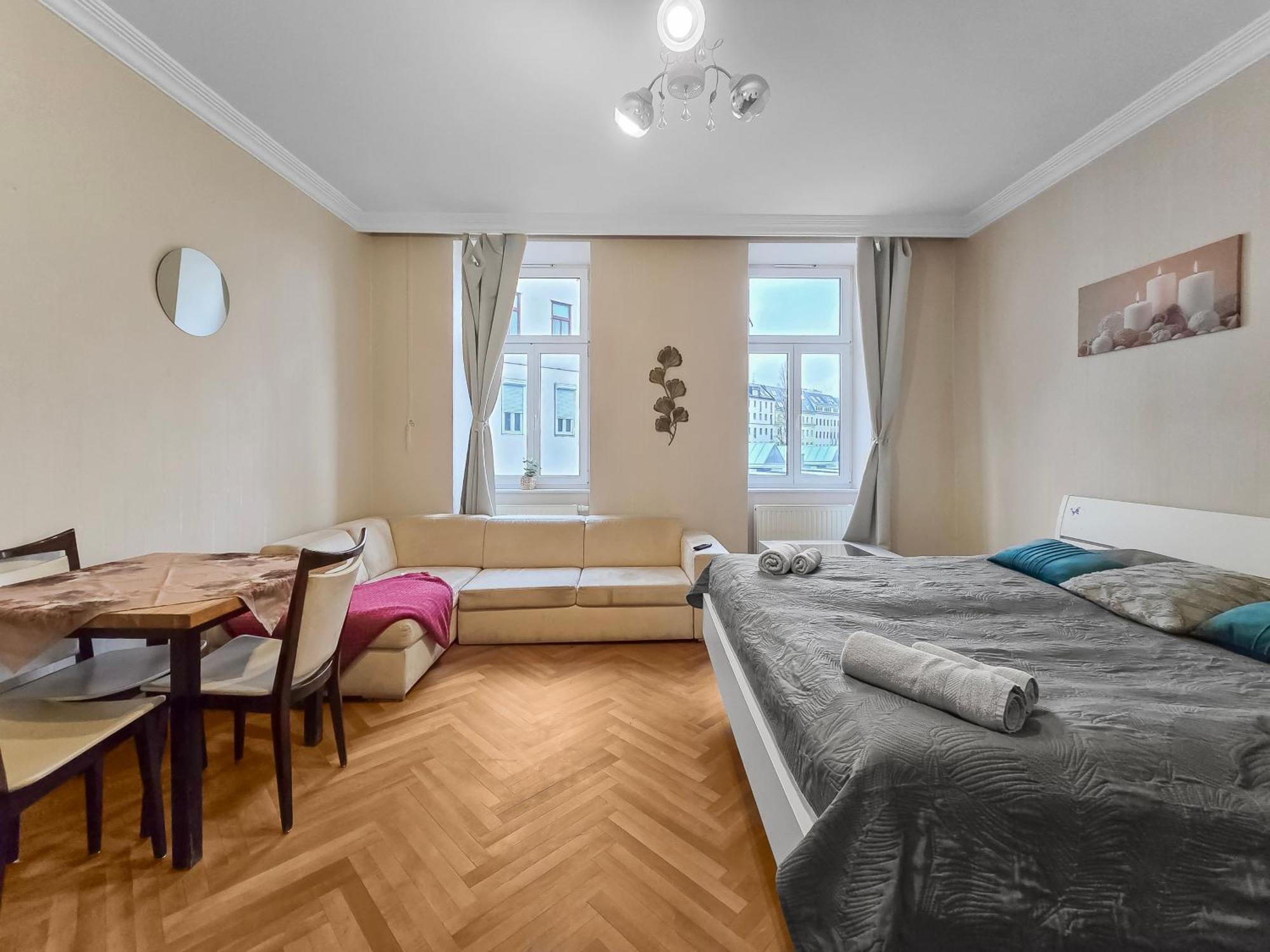 King-size Comfort In Three Bedrooms Apartment *