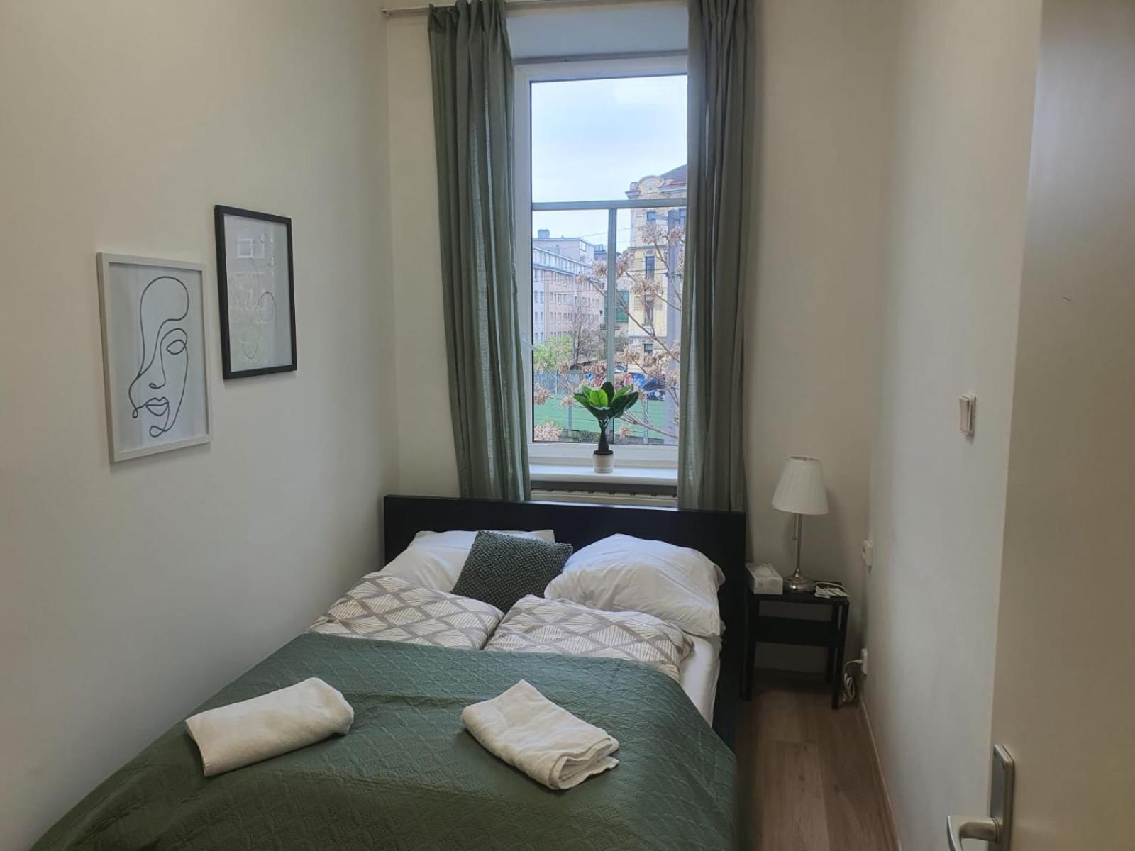 Apartment Massive 6br Apt. Near Millenium For Big Groups *