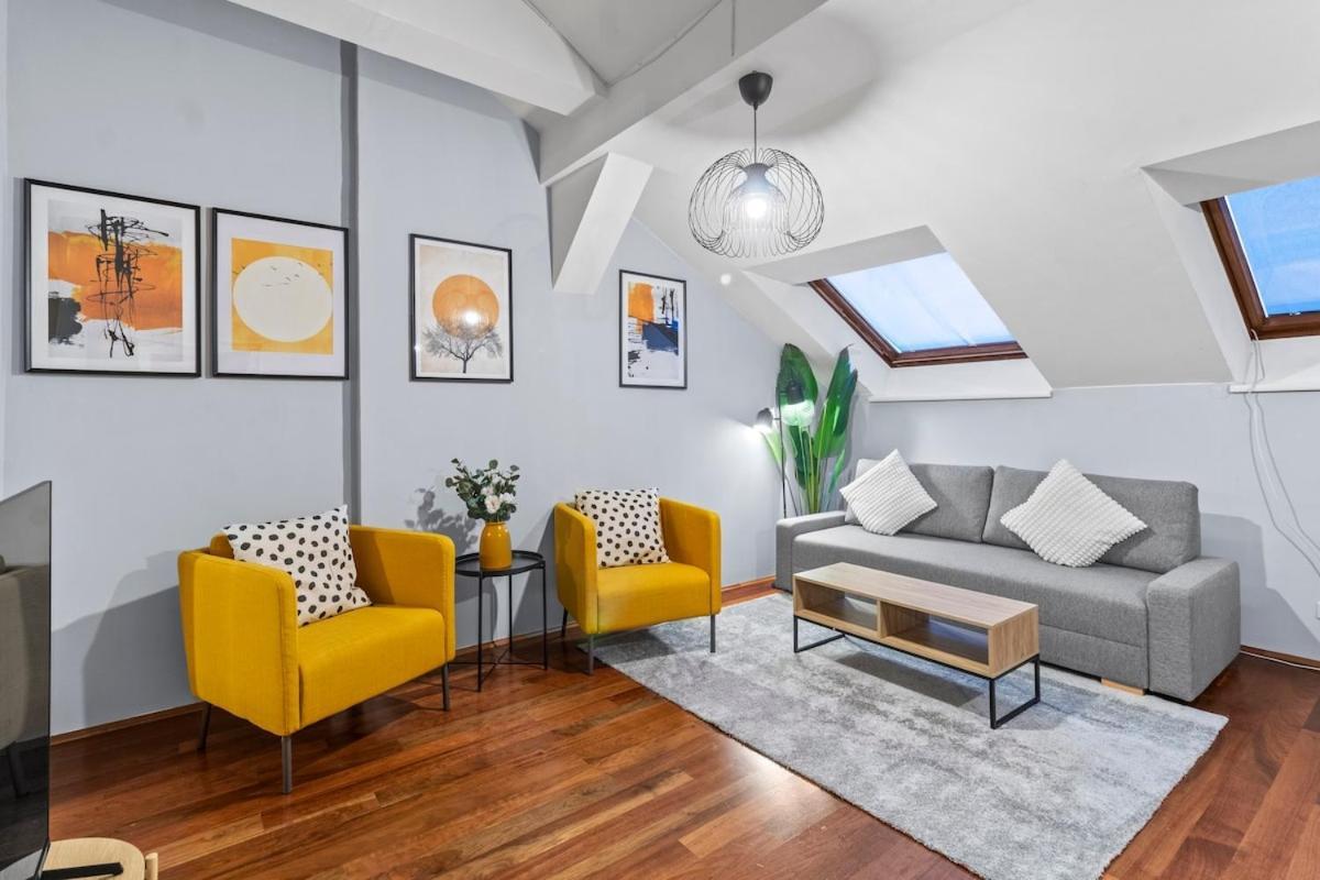 Spacious Next To Shopping Mall With Balcony * Vienna