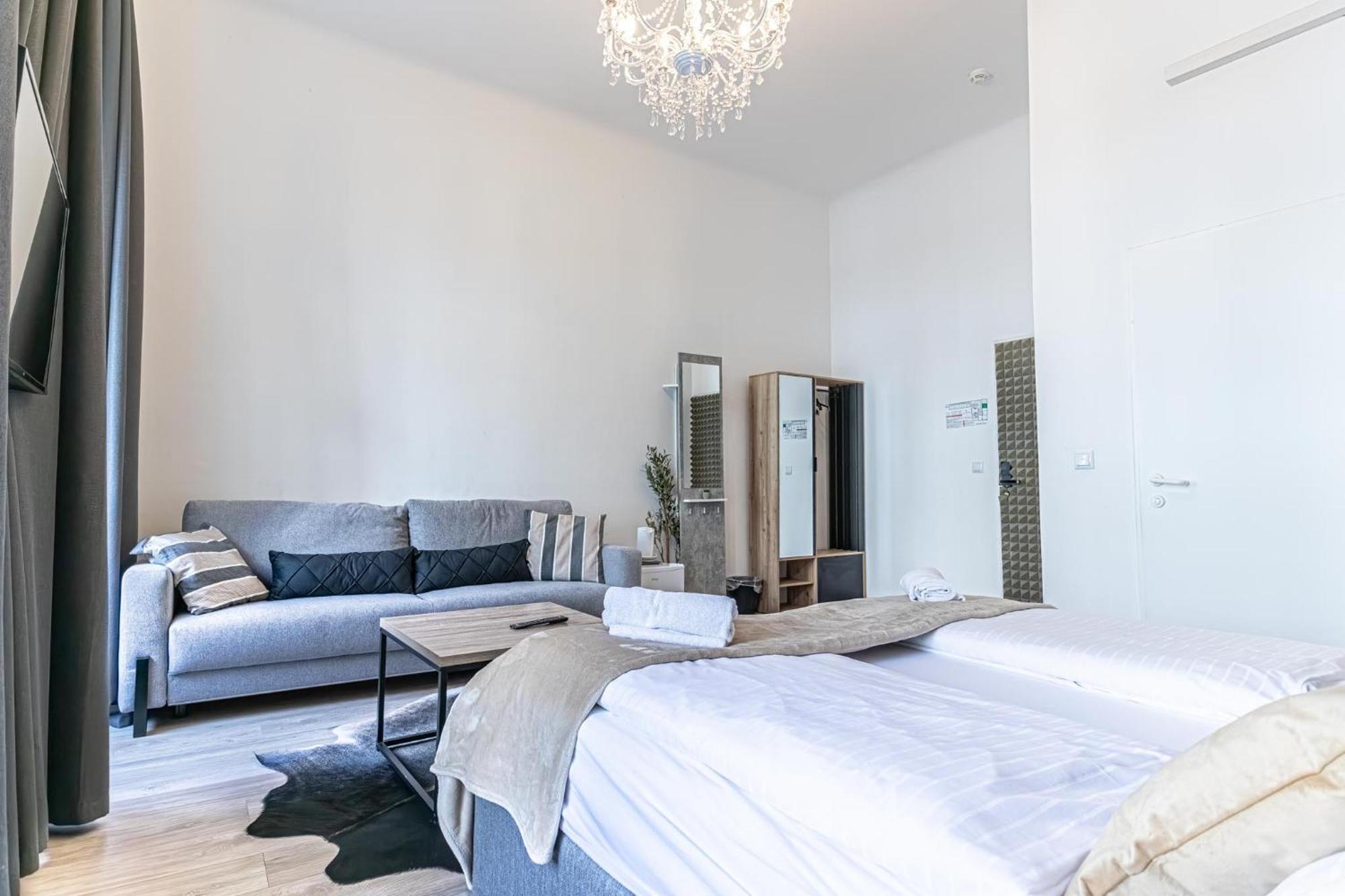 Superbly 9br Complex Ideal For 25 People Apartment Vienna