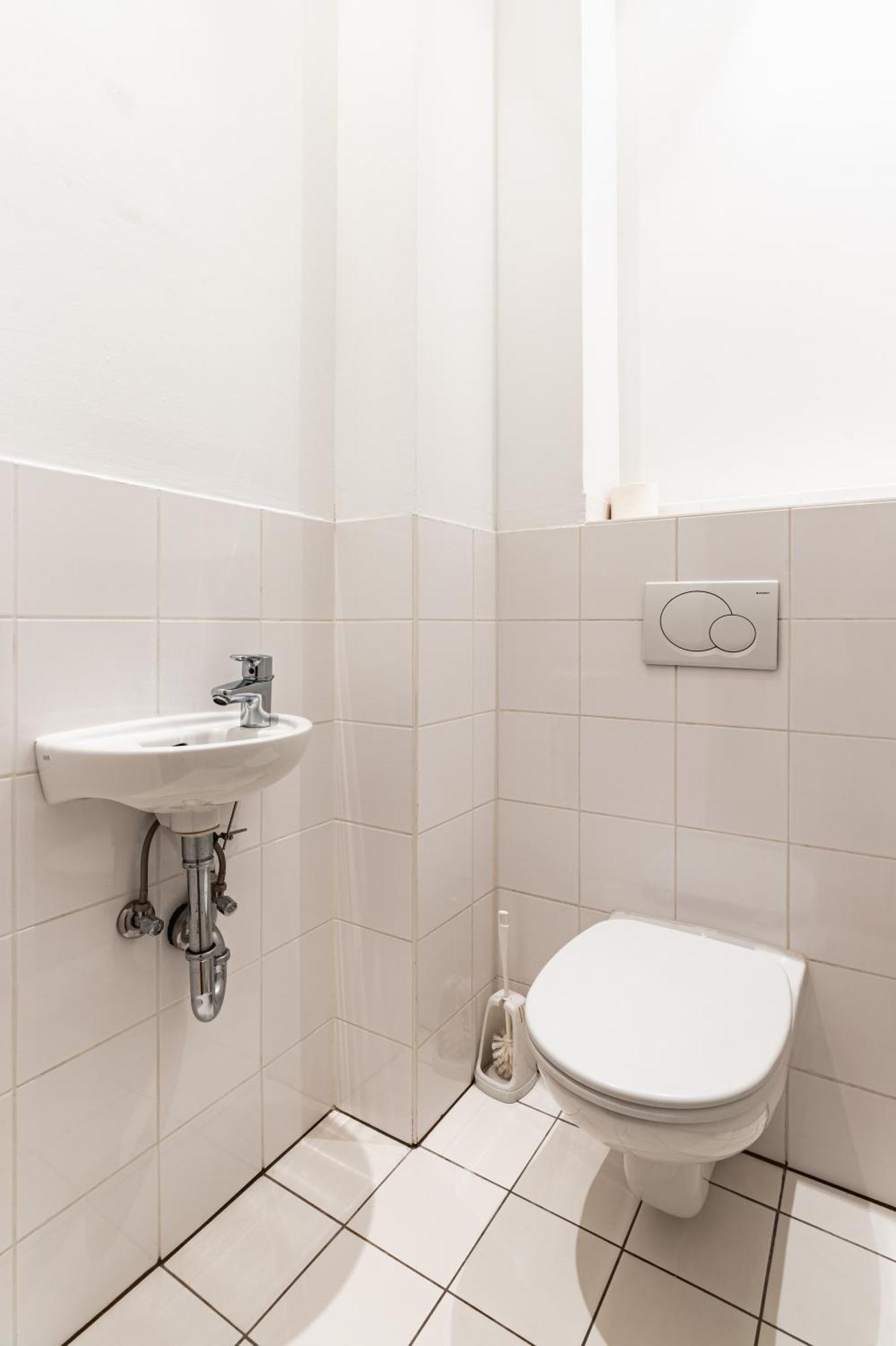 Spacious 3-room Apt. 15 Min To The Center Apartment Wien