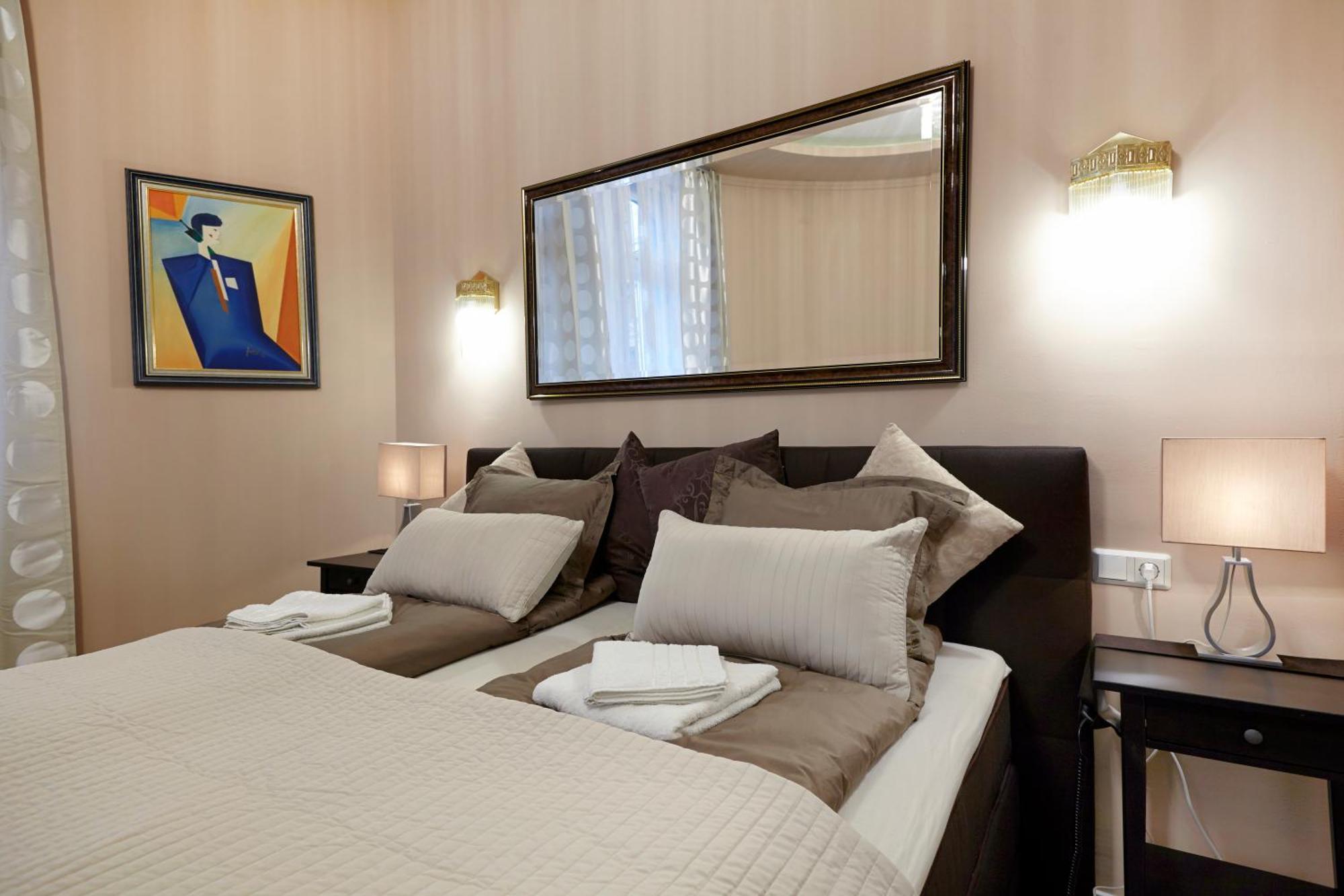 Urban Downtown Center Apartment