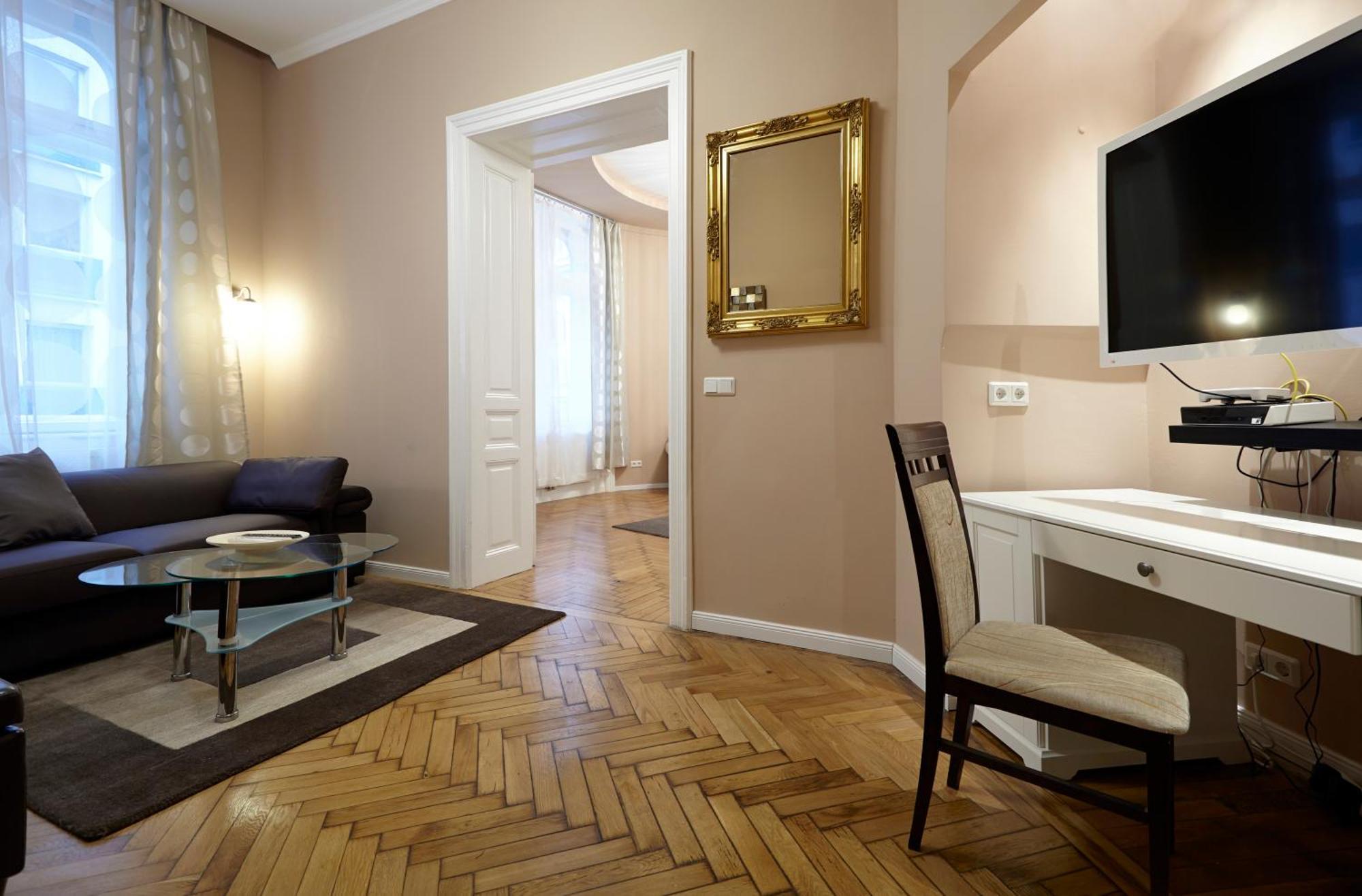 Urban Downtown Center Apartment