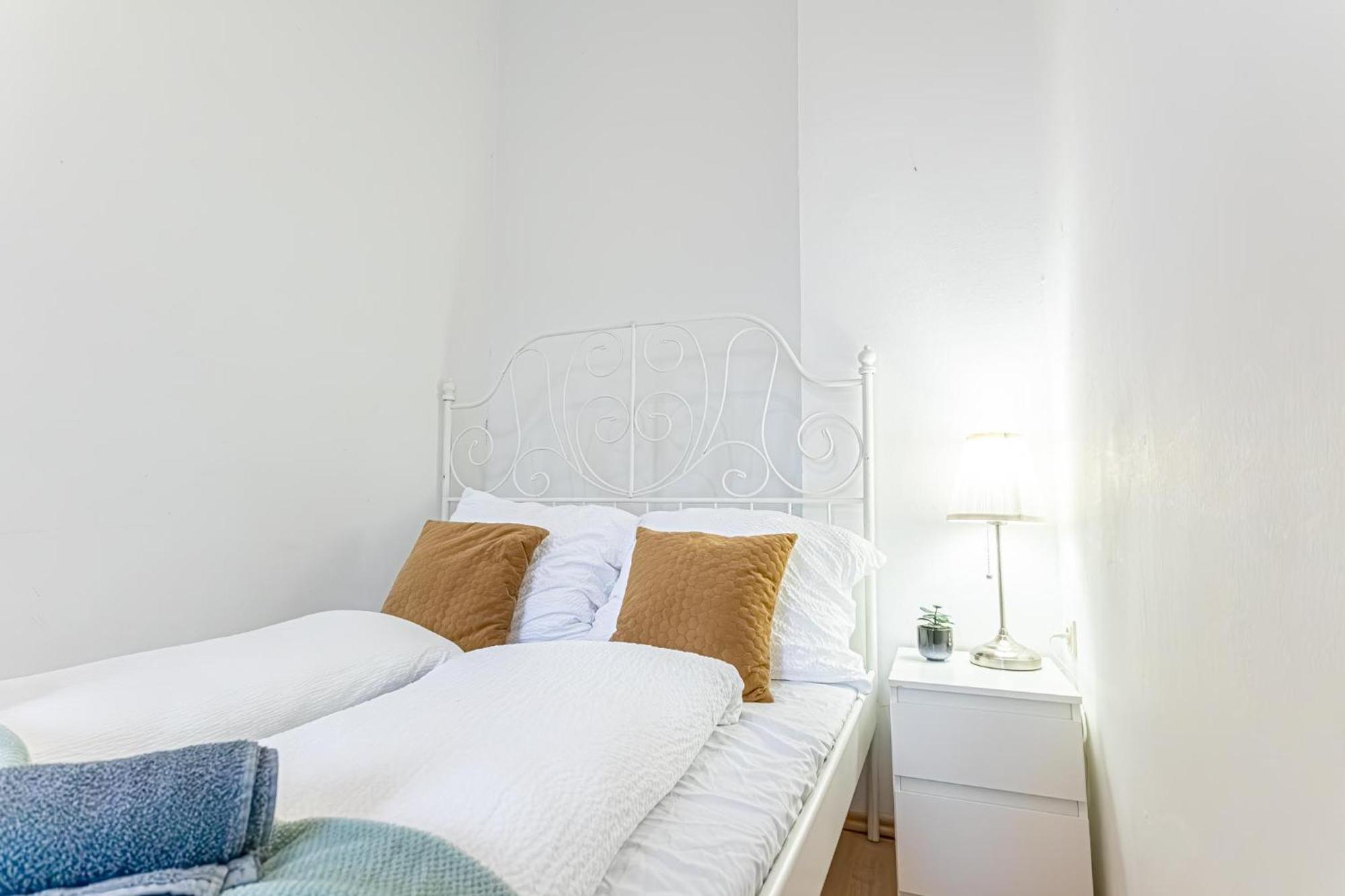 Beautiful 2br Near Bahnhof Meidling Apartment *