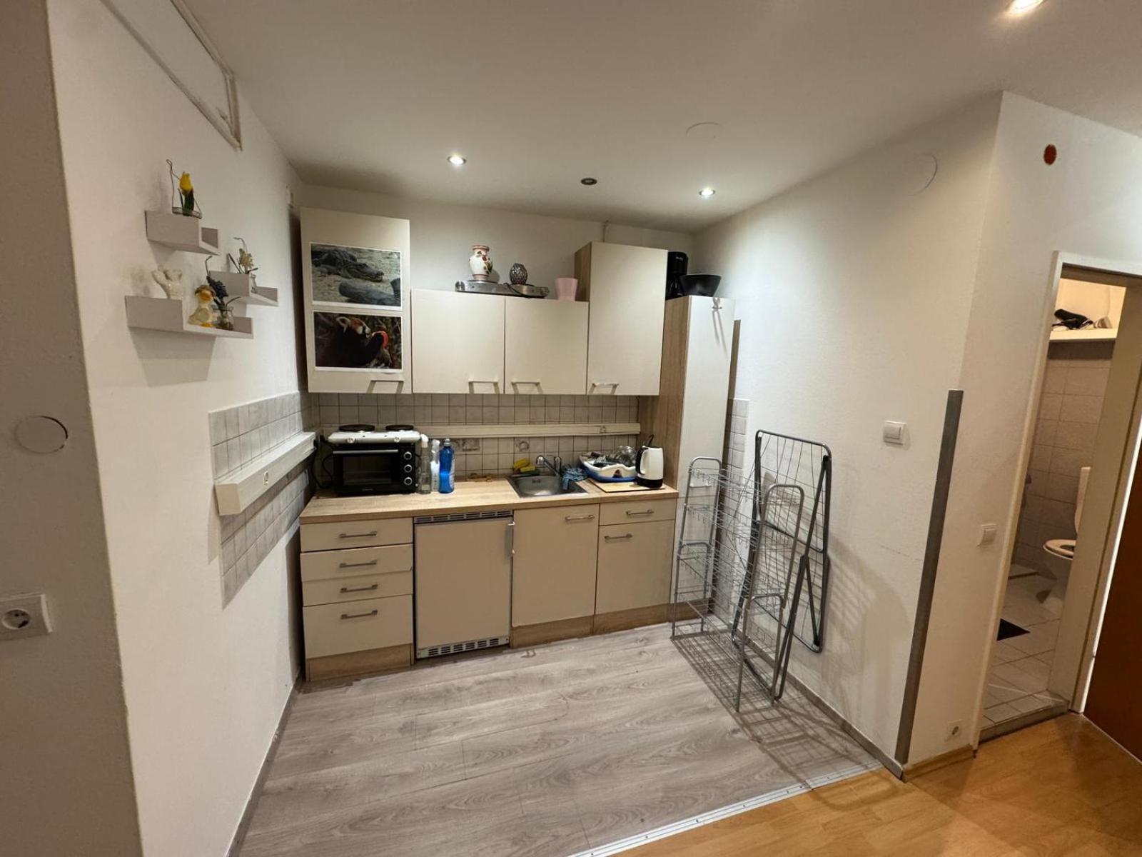 Apartment Comfy 1-bedroom Apartment, 10 Min To Westbahnhof