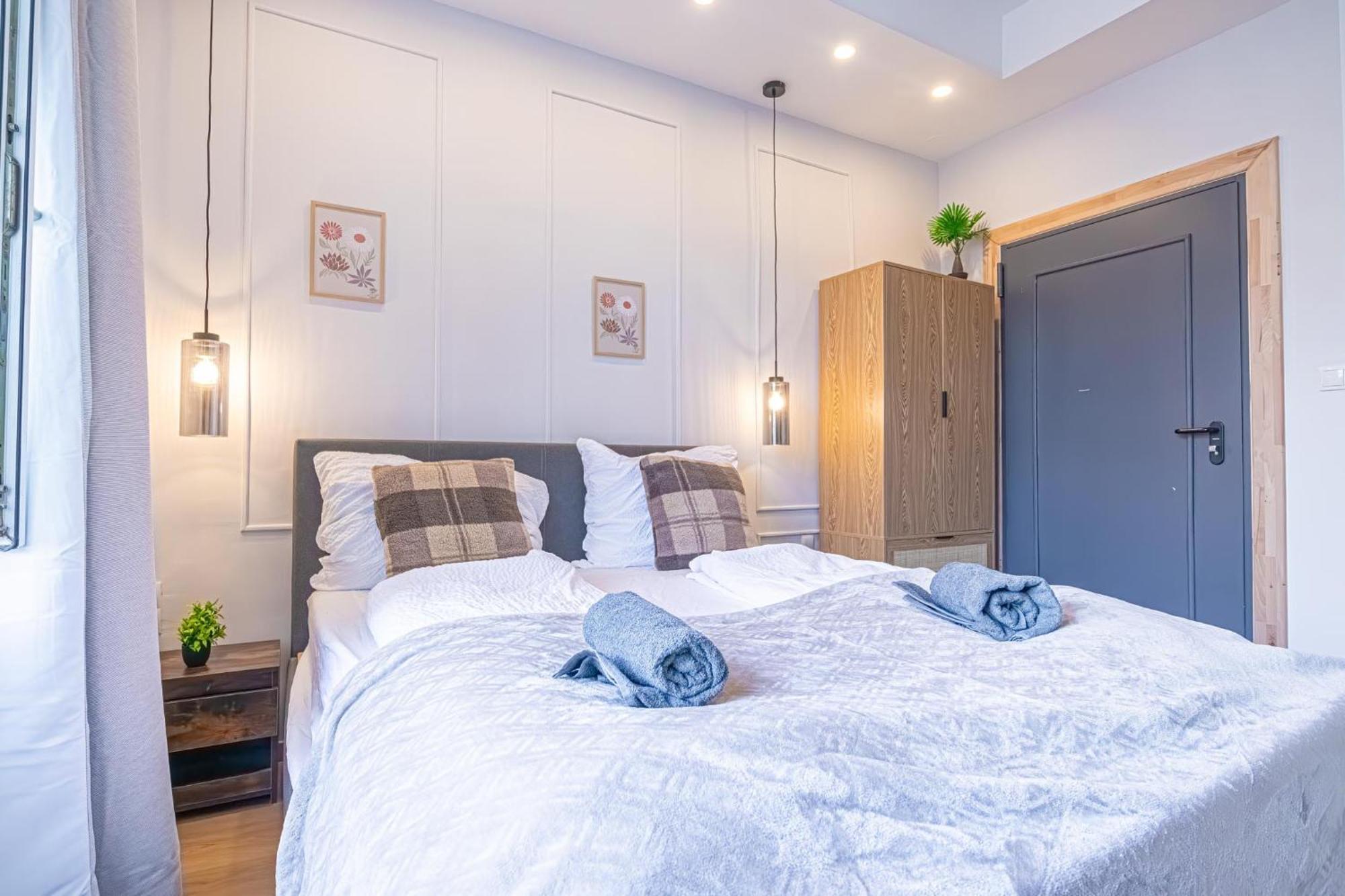 Apartment Multiple And At The Heart Of *