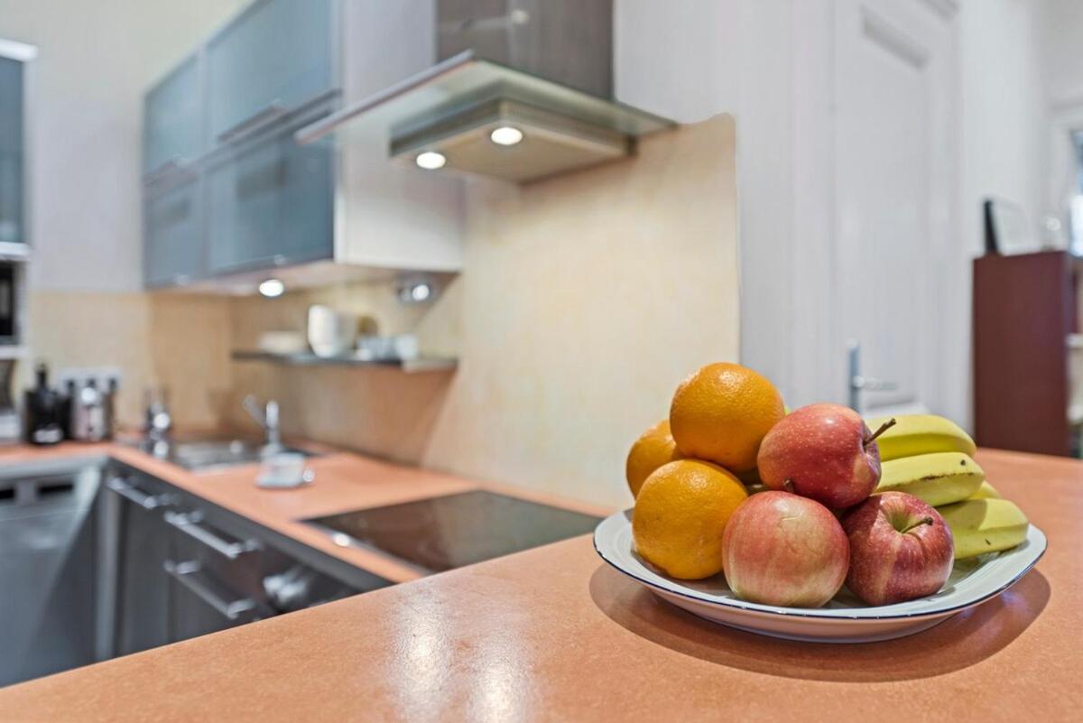 2 Bedroom Vintage Apartment, Garden, Near Schoenbrunn * Vienna