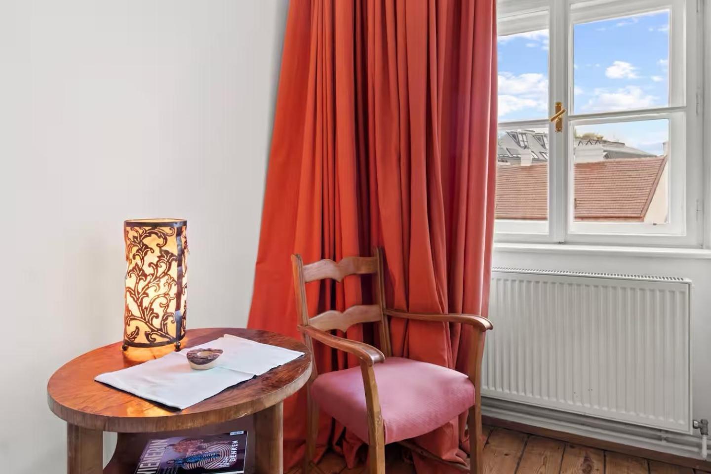 Chic 1-br - Perfect Location *