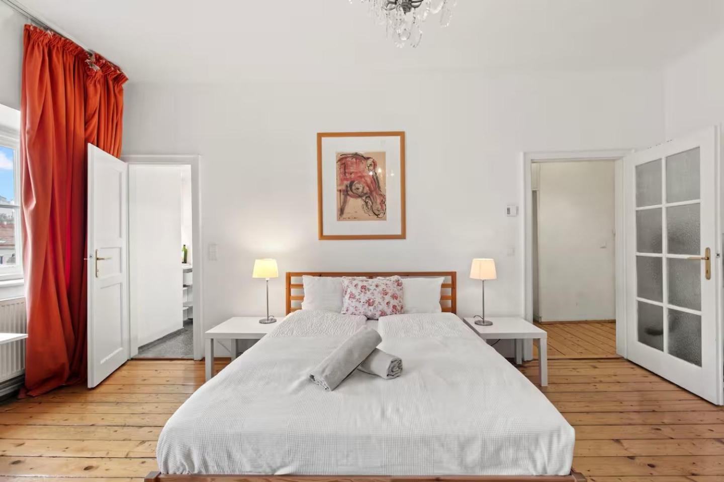 Chic 1-br - Perfect Location Apartment *