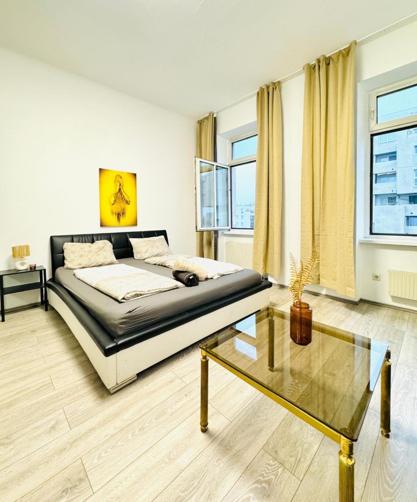 Comfy 3br In A Shared Apt, 10min To Fac Platz Apartment Wien