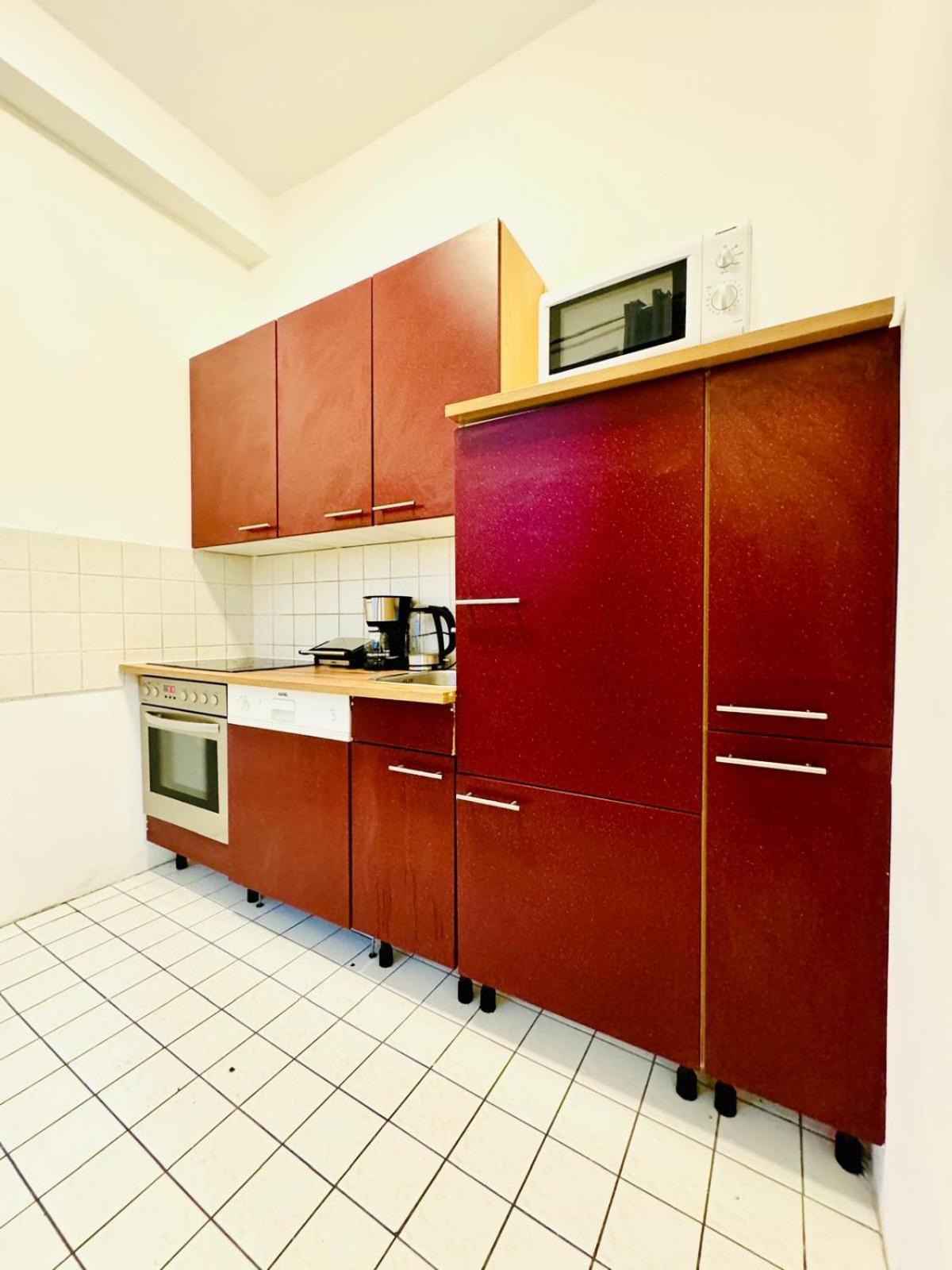 Comfy 3br In A Shared Apt, 10min To Fac Platz Apartment