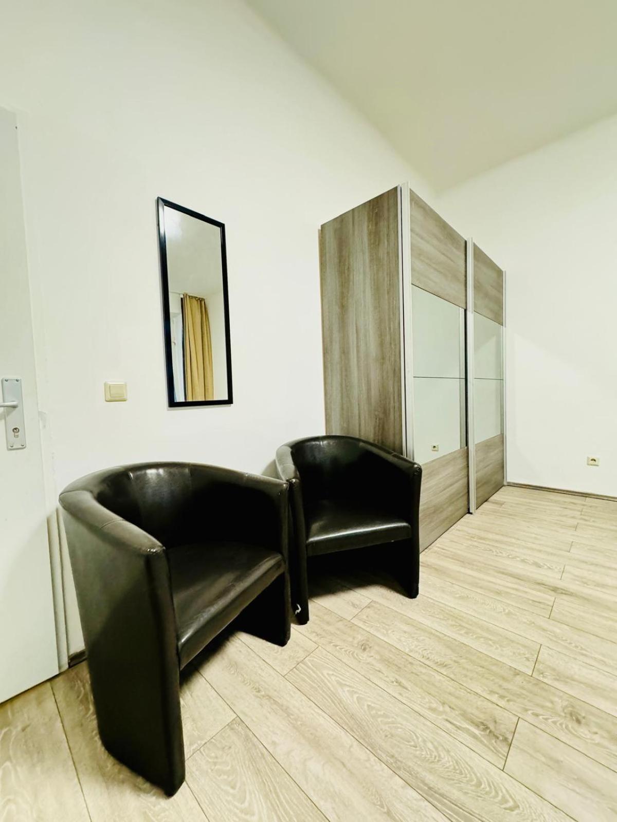 Comfy 3br In A Shared Apt, 10min To Fac Platz Apartment *