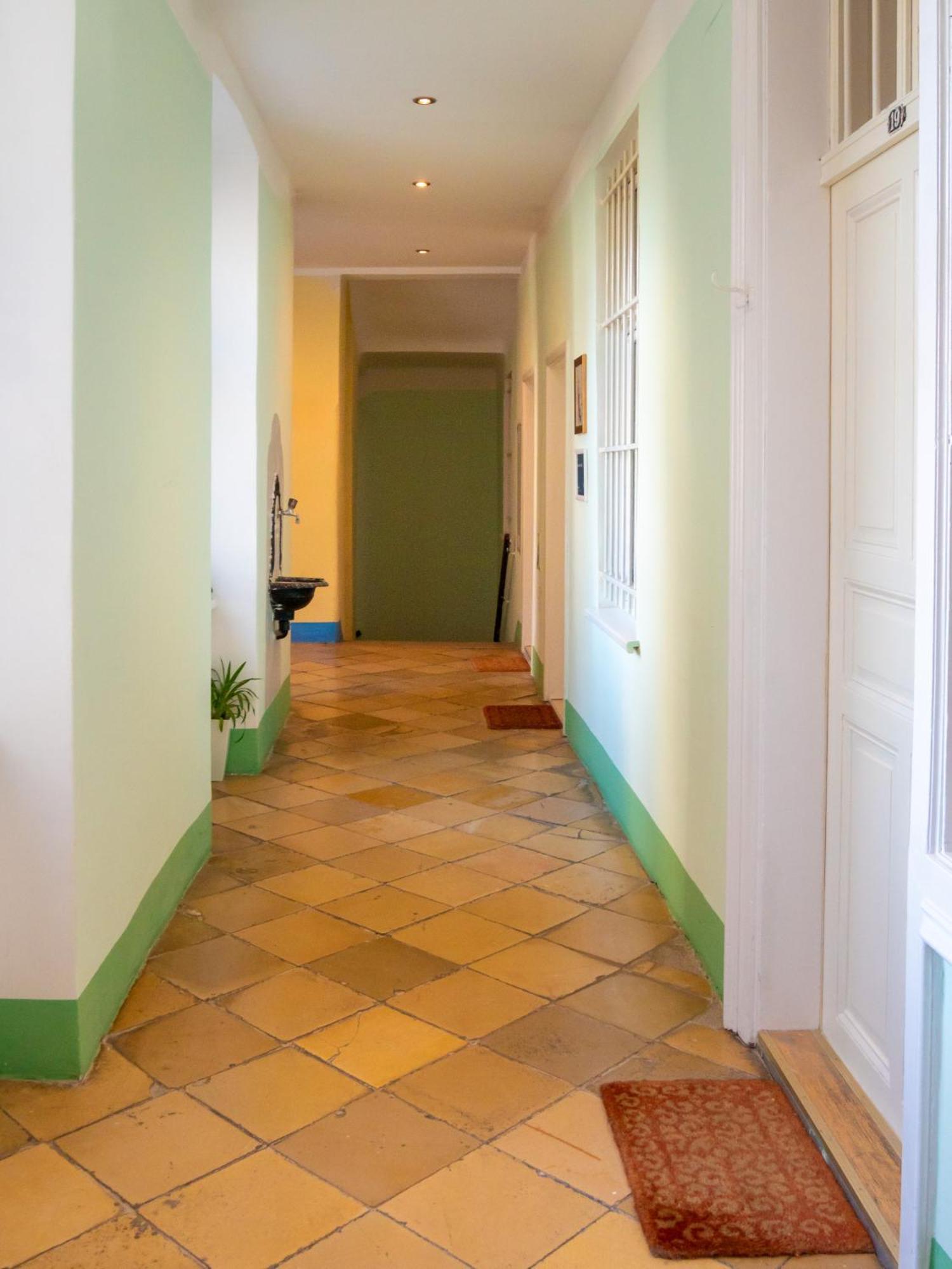 Che Apartment *