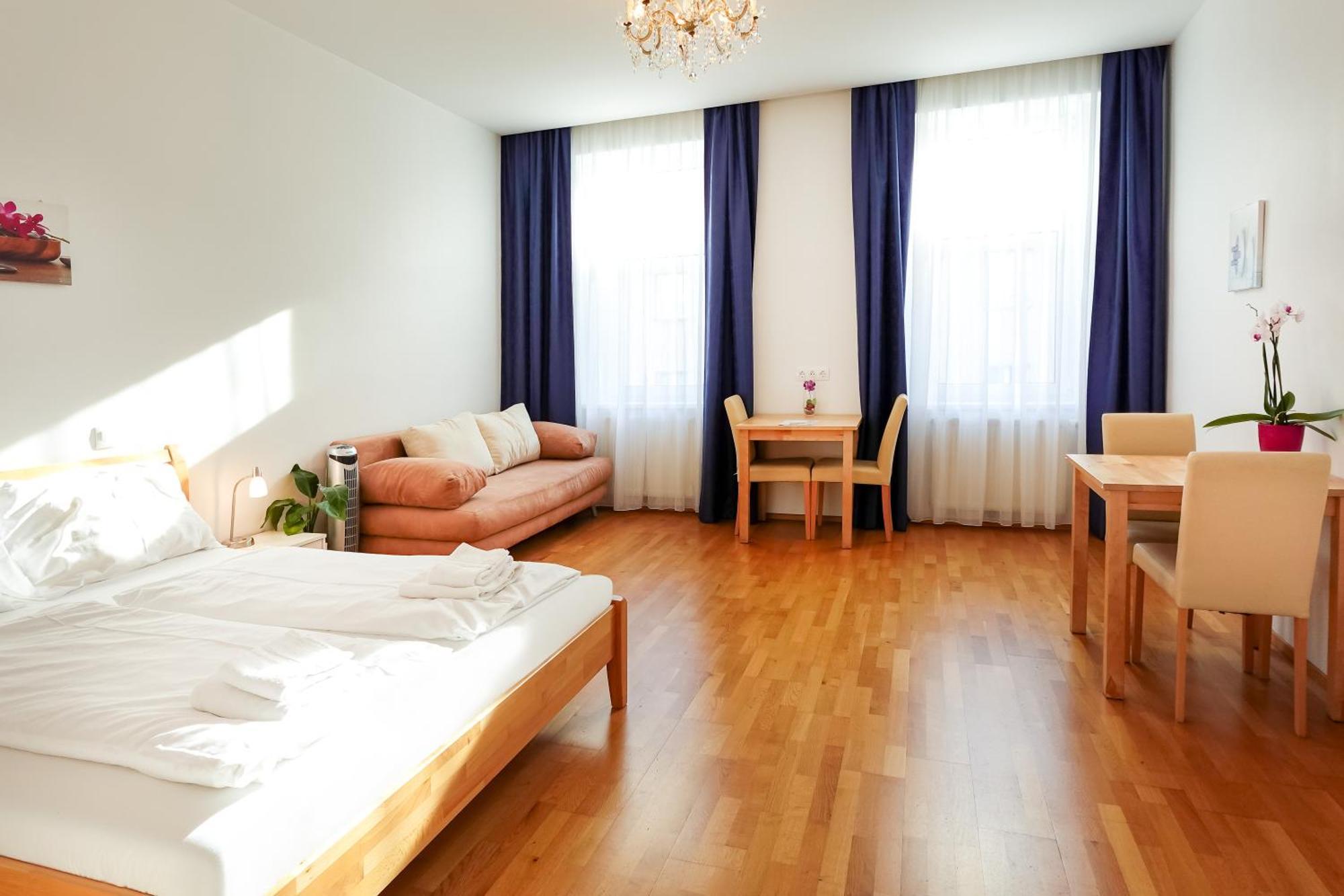 Che Apartment *