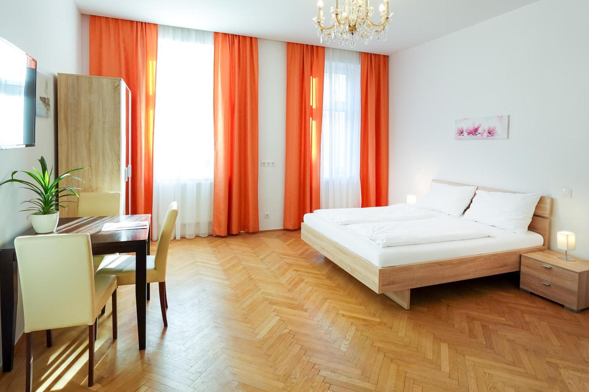 Che Apartment *