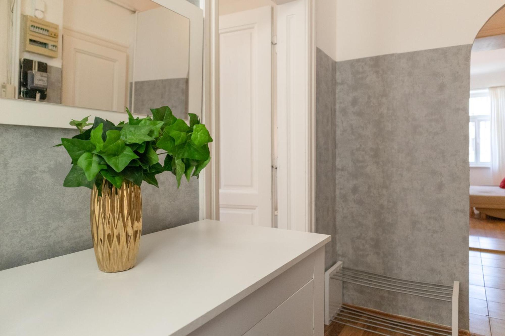 Apartment Cheerful 2br - Suitable For Longstays Vienna
