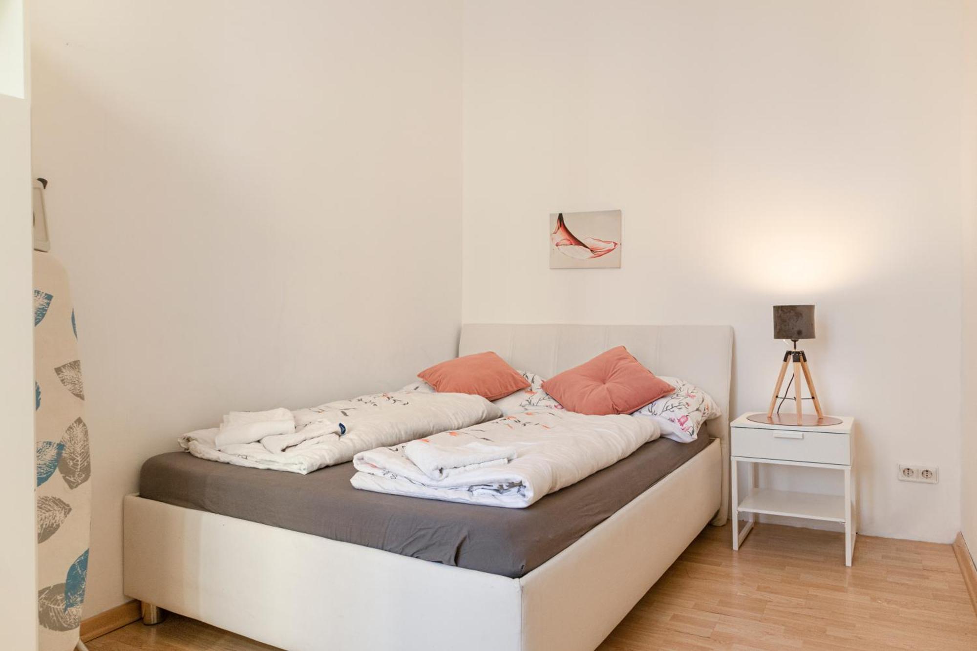 Cheerful 2br - Suitable For Longstays Apartment