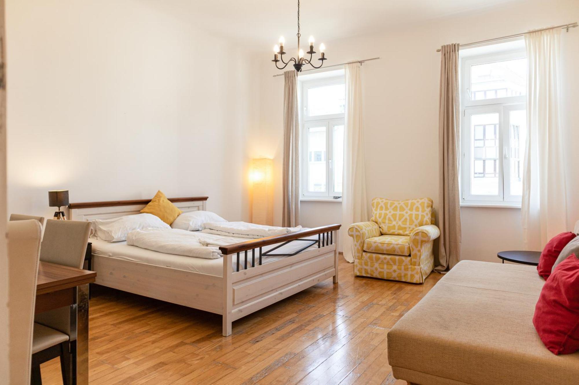 Cheerful 2br - Suitable For Longstays Apartment