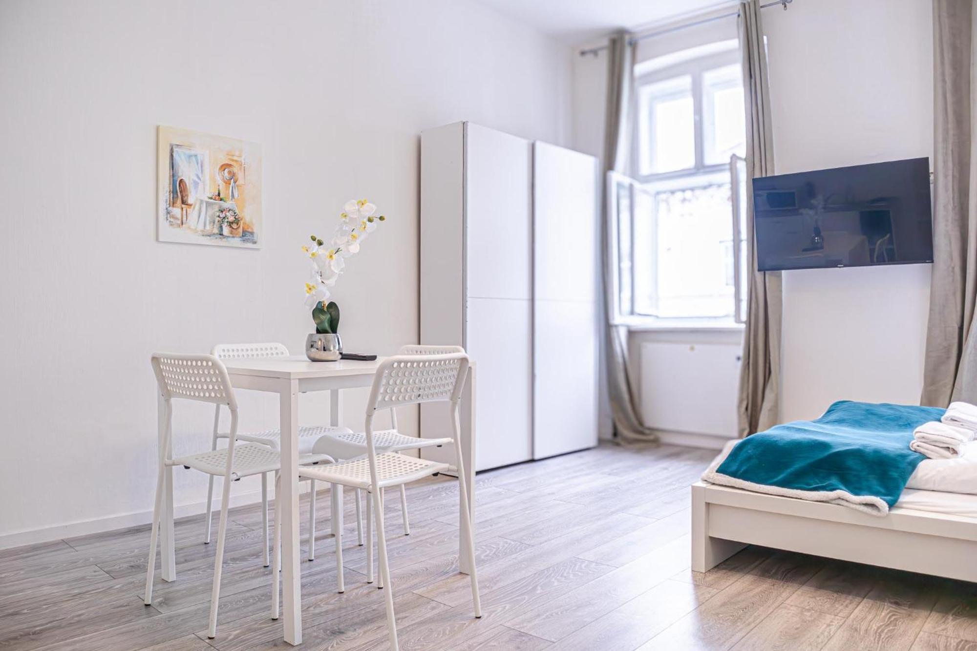 Trendy Free Coffee - Wiener Stadthalle Apartamento
